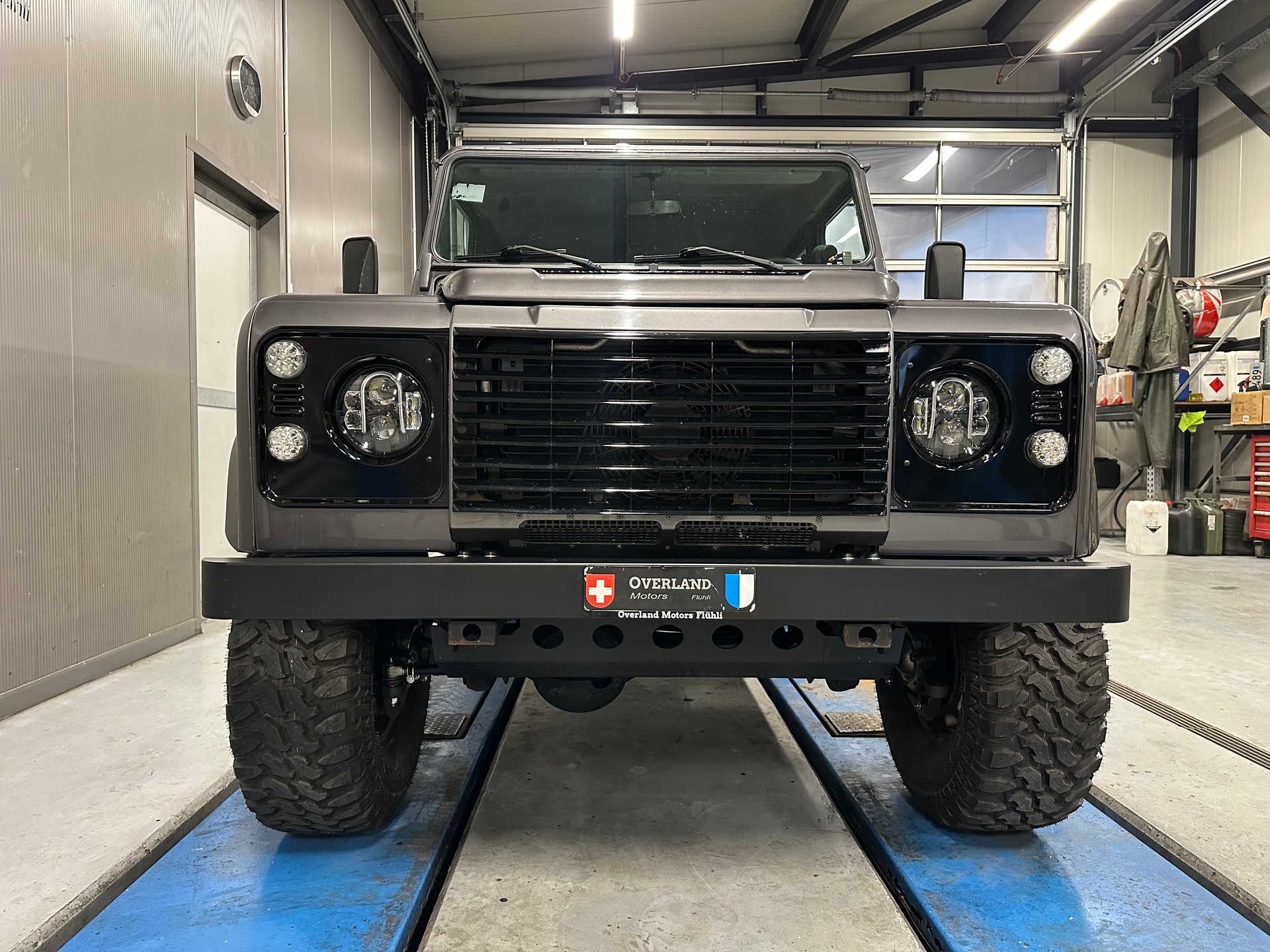 LAND ROVER Defender 110 2.5Td5 Silver-image-7