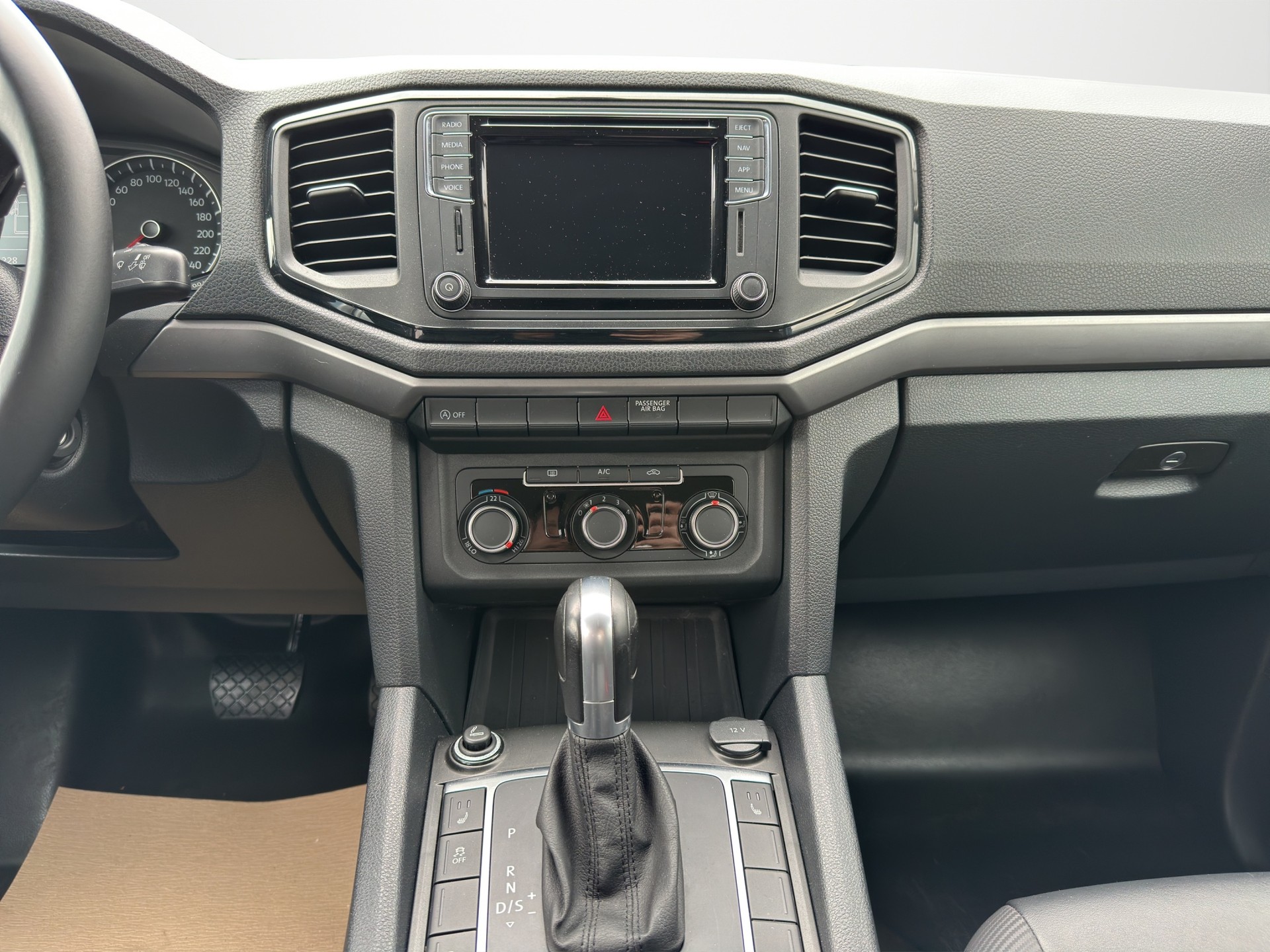 VW Amarok 3.0TDI Comfortline 4Motion Automatic-image-12