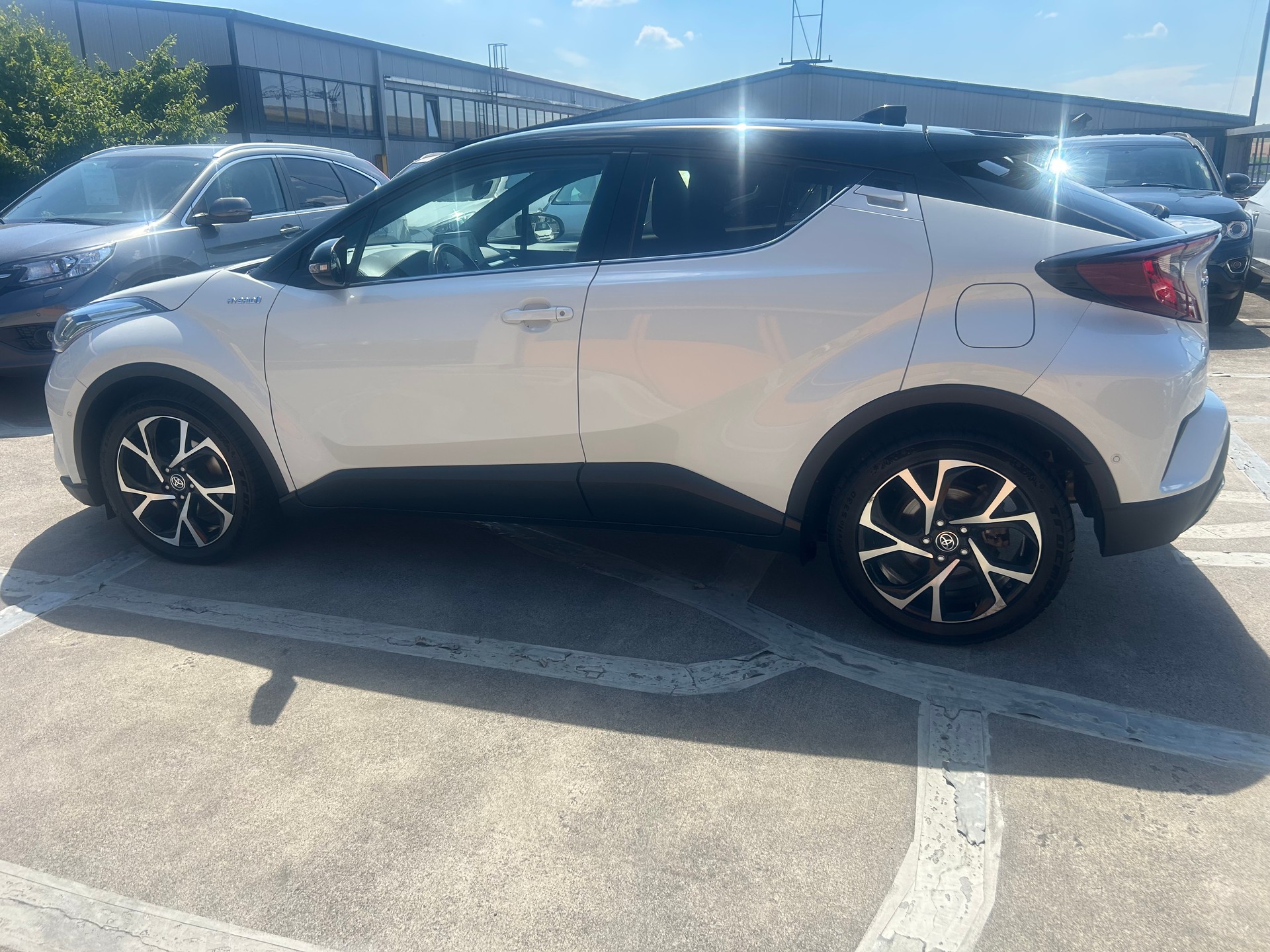 TOYOTA C-HR 2.0 HSD CVT Trend-showroom-element-1