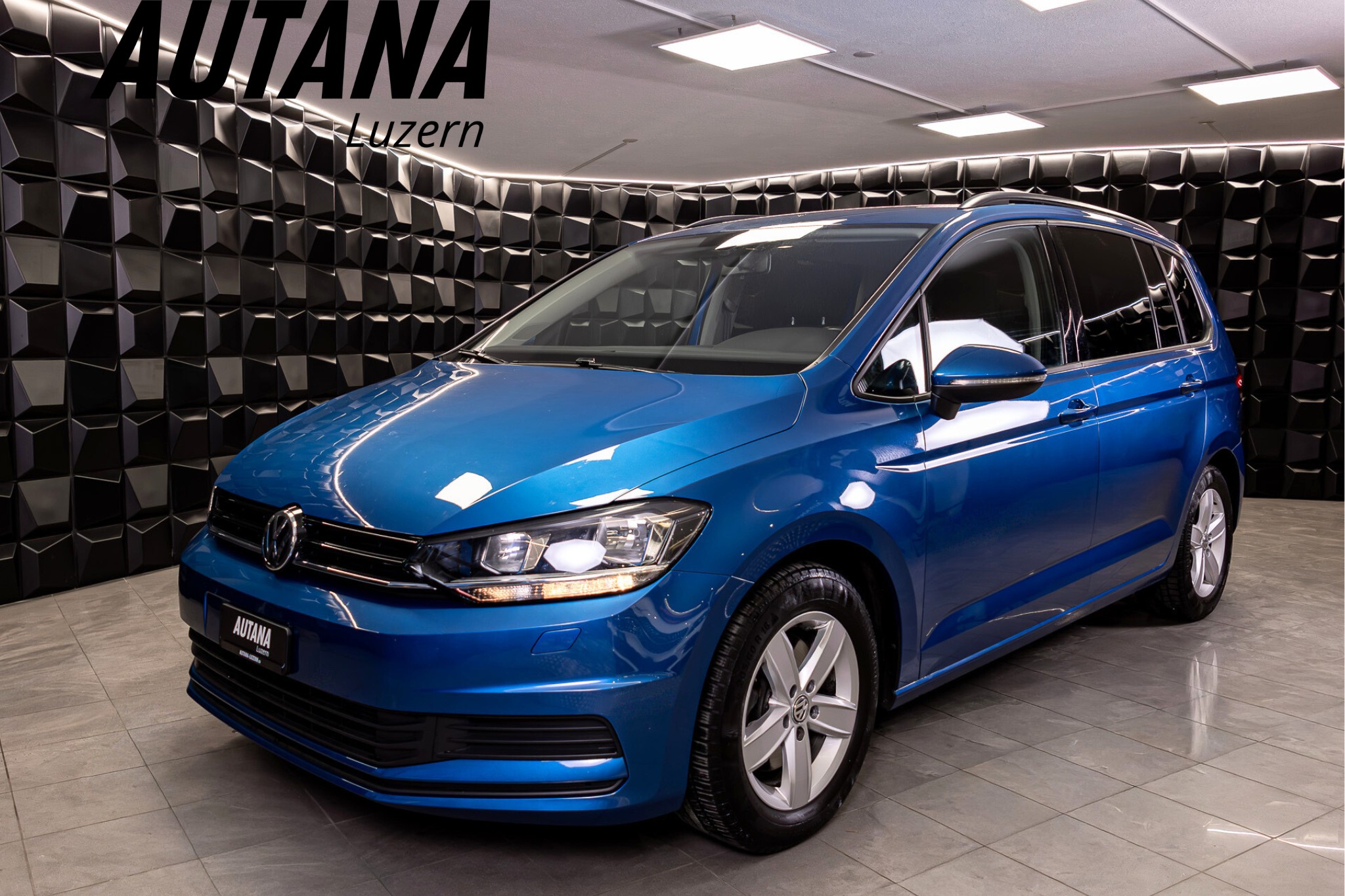 VW Touran 1.6 (Kompaktvan / Minivan) VW VW Touran 1.6 (Kompaktvan / Minivan)