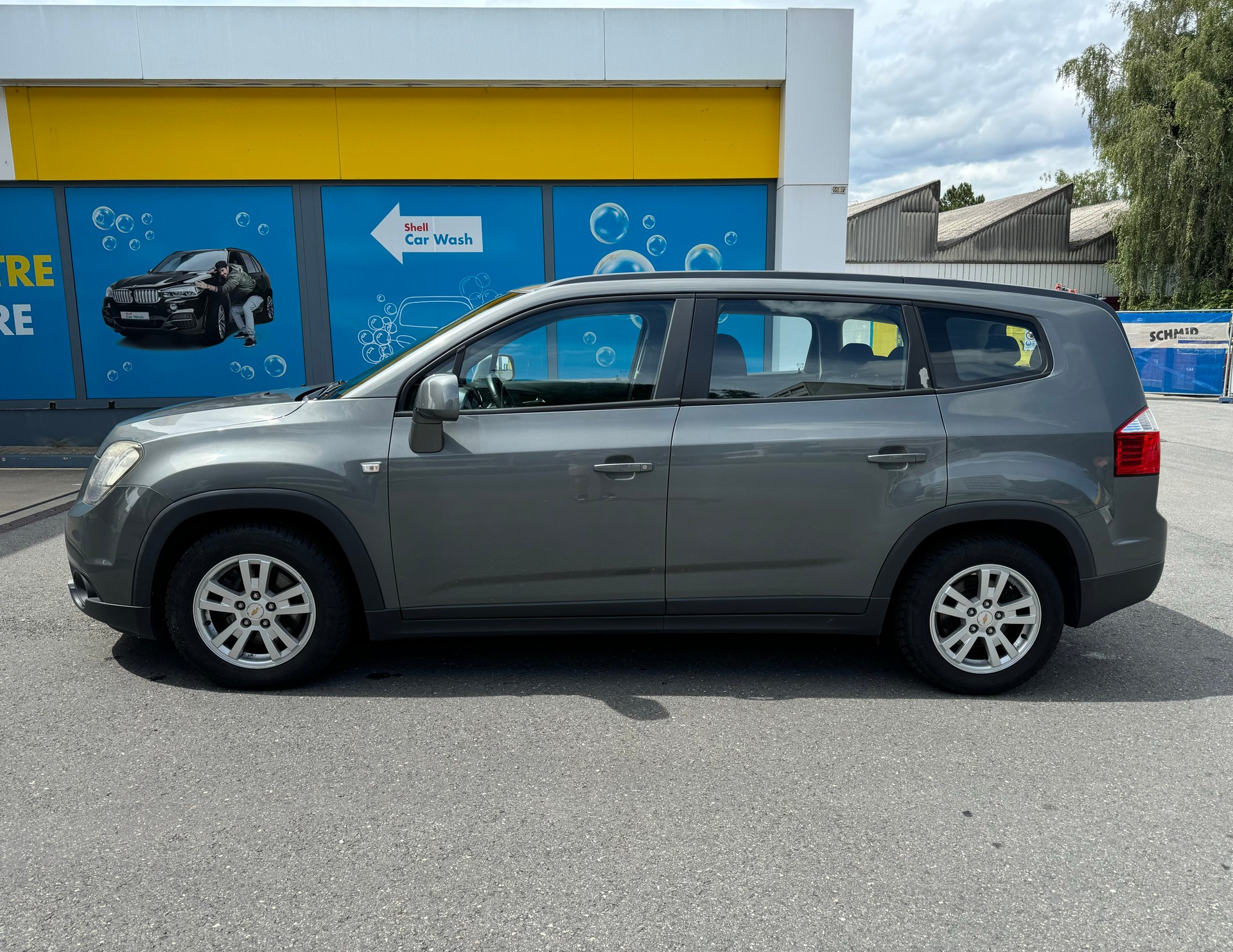CHEVROLET Orlando 2.0 VCDi LS-image-2