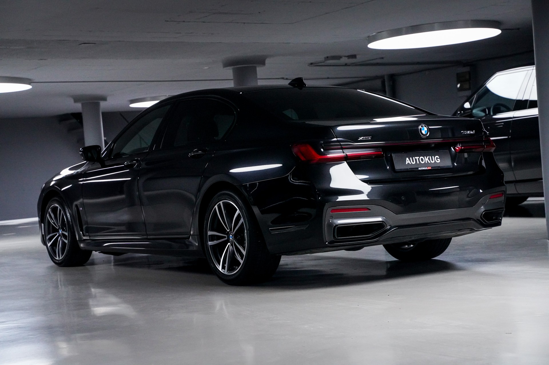 BMW 730d xDrive 48V M Sport Steptronic-showroom-element-3