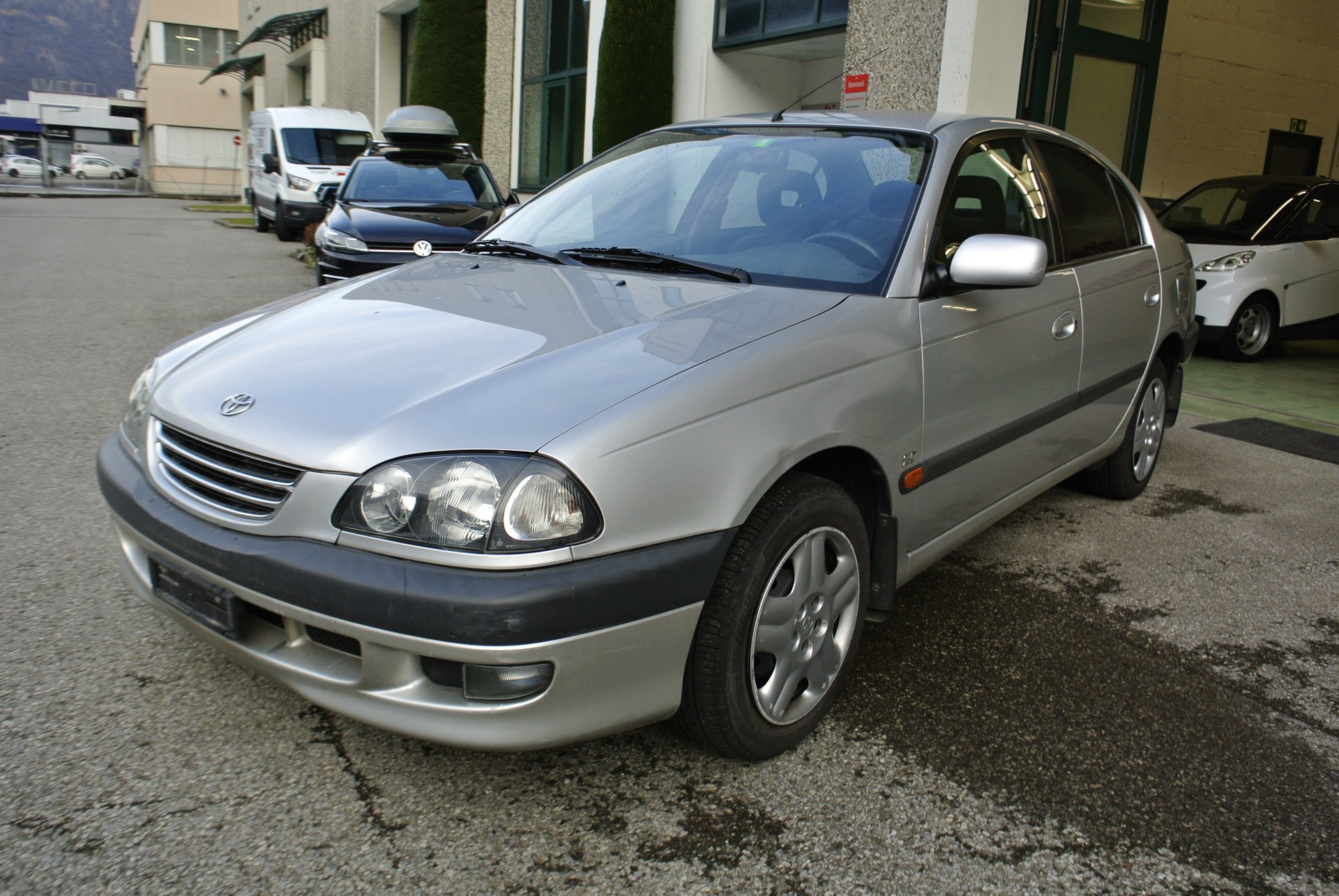 TOYOTA Avensis 2.0 Linea Sol