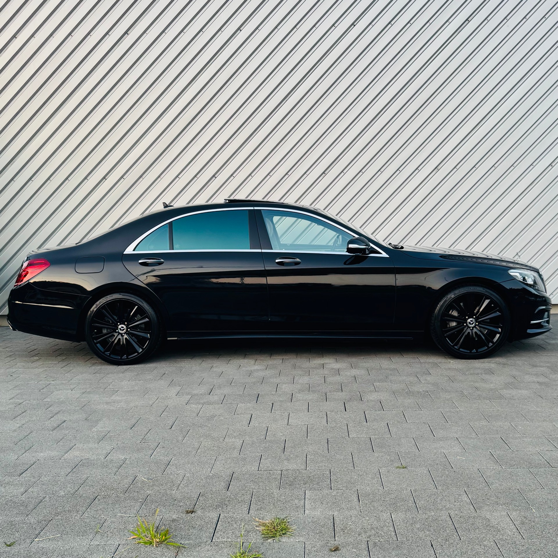 MERCEDES-BENZ S 500 L 4Matic 7G-Tronic-showroom-element-1