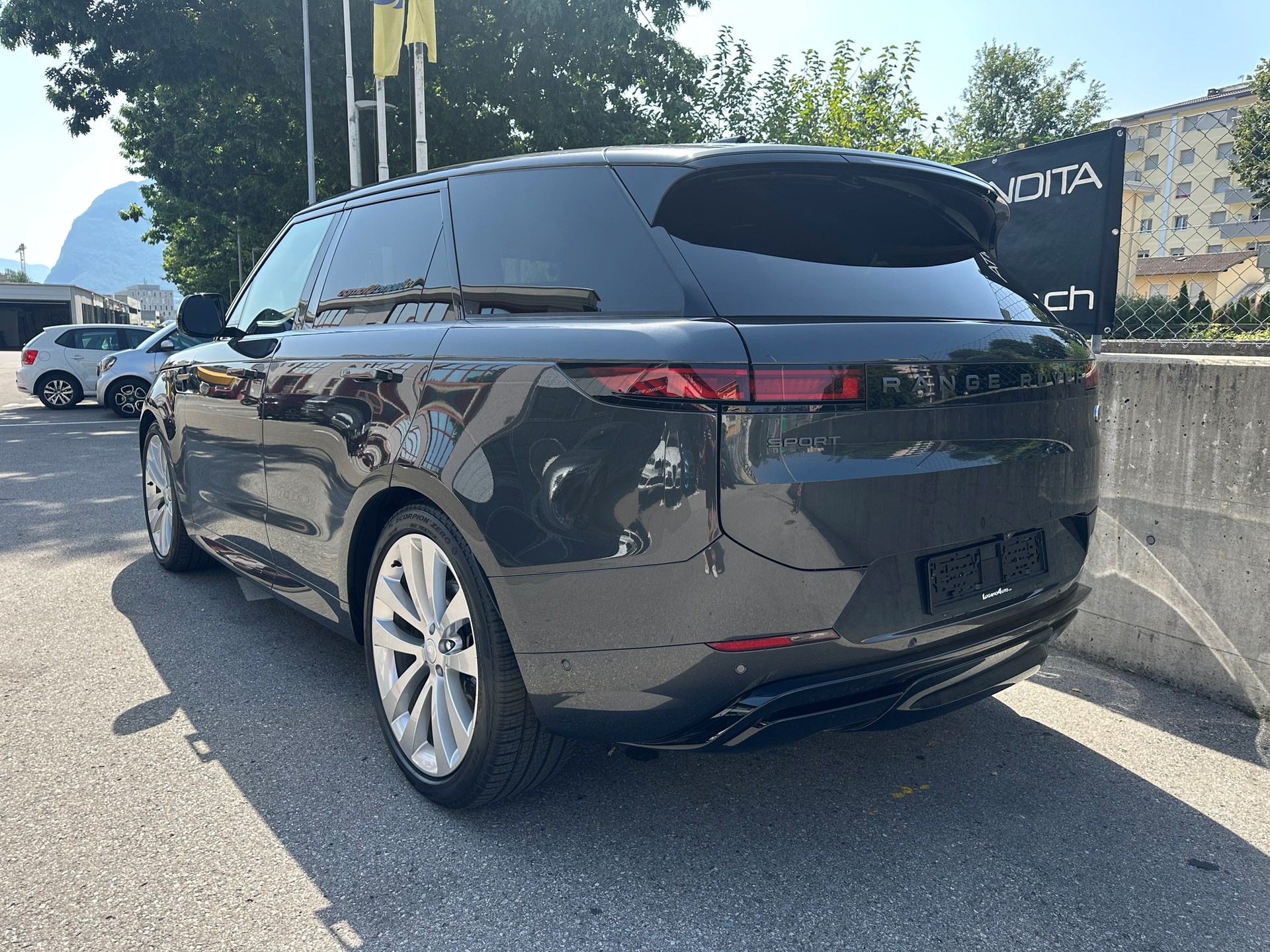 LAND ROVER Range Rover Sport D300 3.0 TD6 MHEV Dynamic HSE Automatic-image-3
