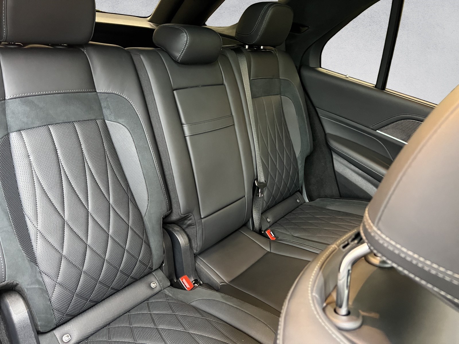 MERCEDES-BENZ GLE 63 S AMG 4Matic+-image-12