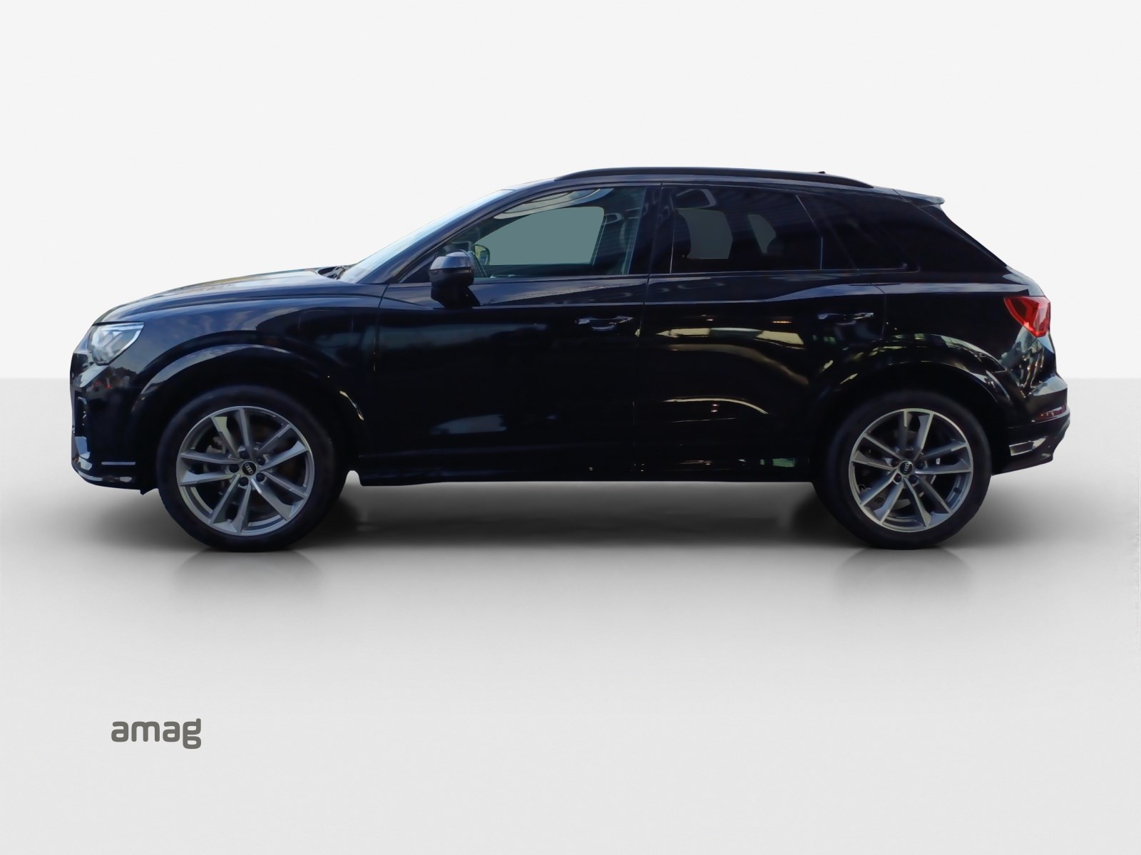 AUDI Q3 45 TFSI e S line Attraction S-tronic-showroom-element-1