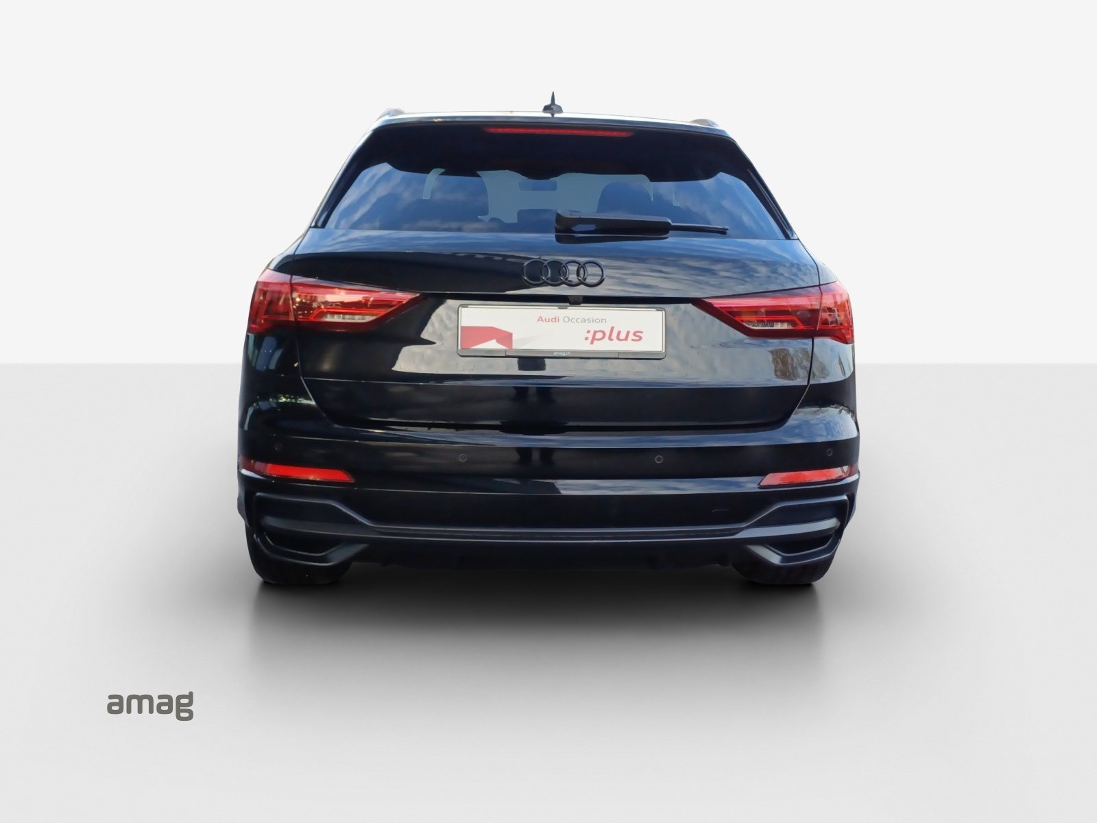 AUDI Q3 45 TFSI e S line Attraction S-tronic-showroom-element-3
