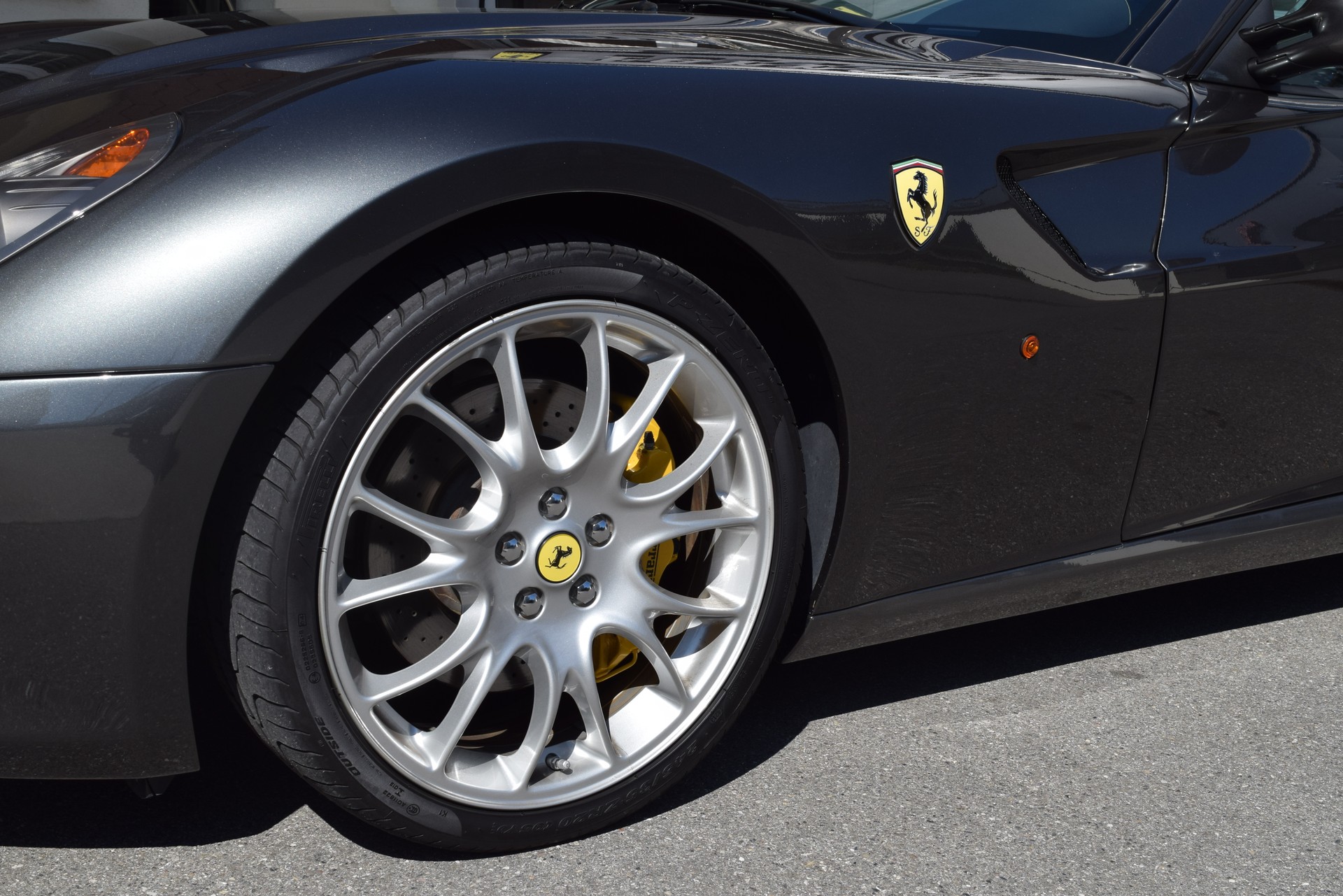 FERRARI 599 GTB-image-6
