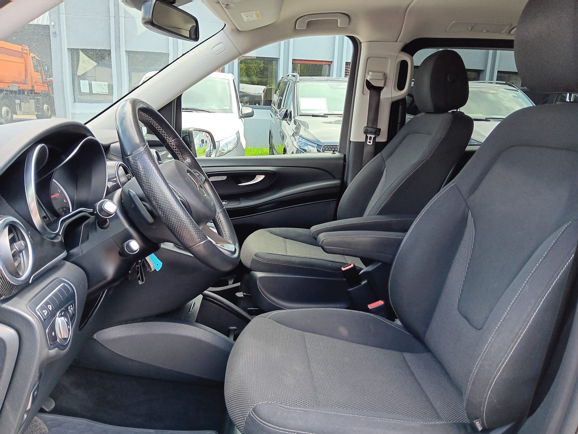 MERCEDES-BENZ V 250 d Lang 4 Matic 7G-Tronic-image-11