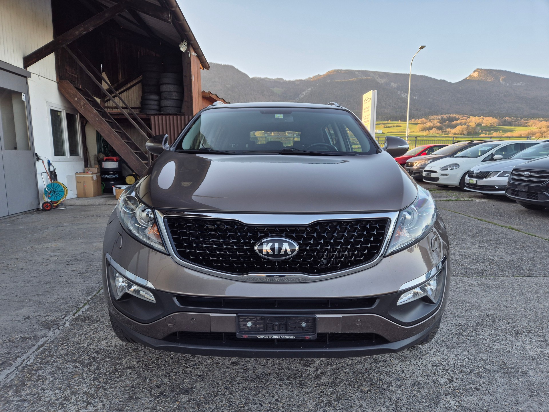 KIA SPORTAGE 2.0 CRDI TREND 4WD AUTOMATIC-showroom-element-1