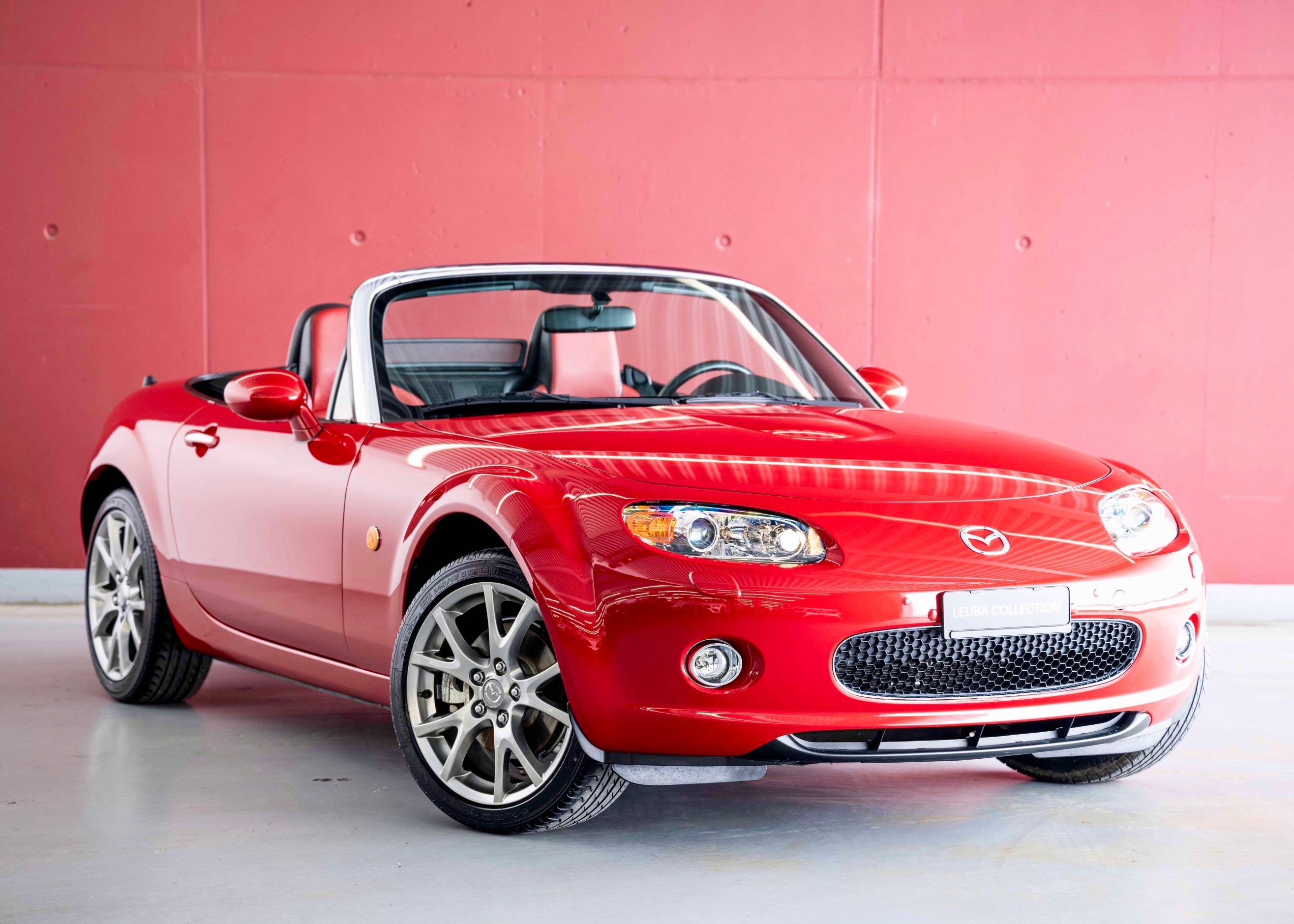 Photo MAZDA MX-5 MX-5 2.0i 16V 3rd Generation (Swiss car, 1st paint, full Mazda service history, certified mileage)