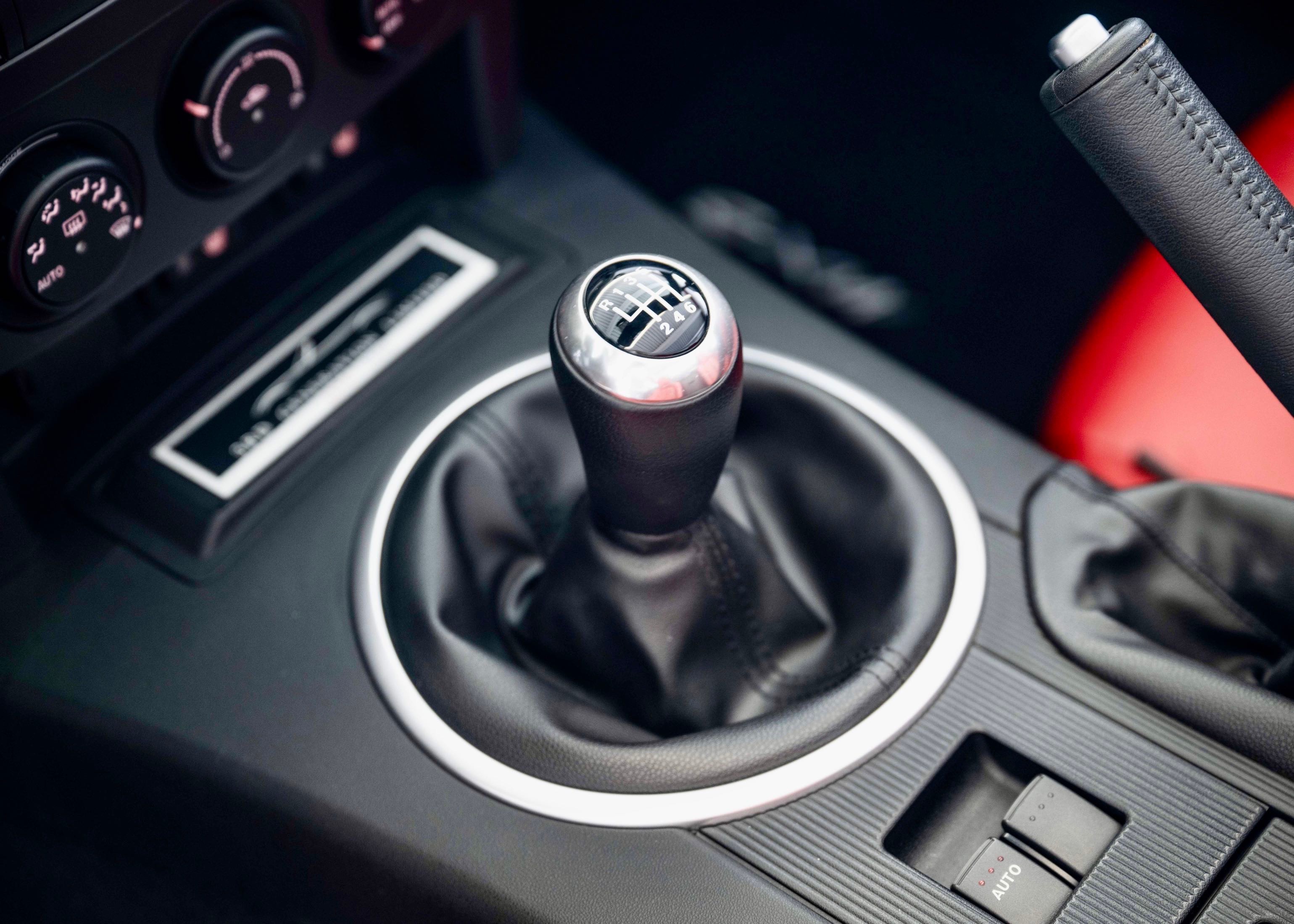 Image MAZDA MX-5 MX-5 2.0i 16V 3rd Generation (Swiss car, 1st paint, full Mazda service history, certified mileage)