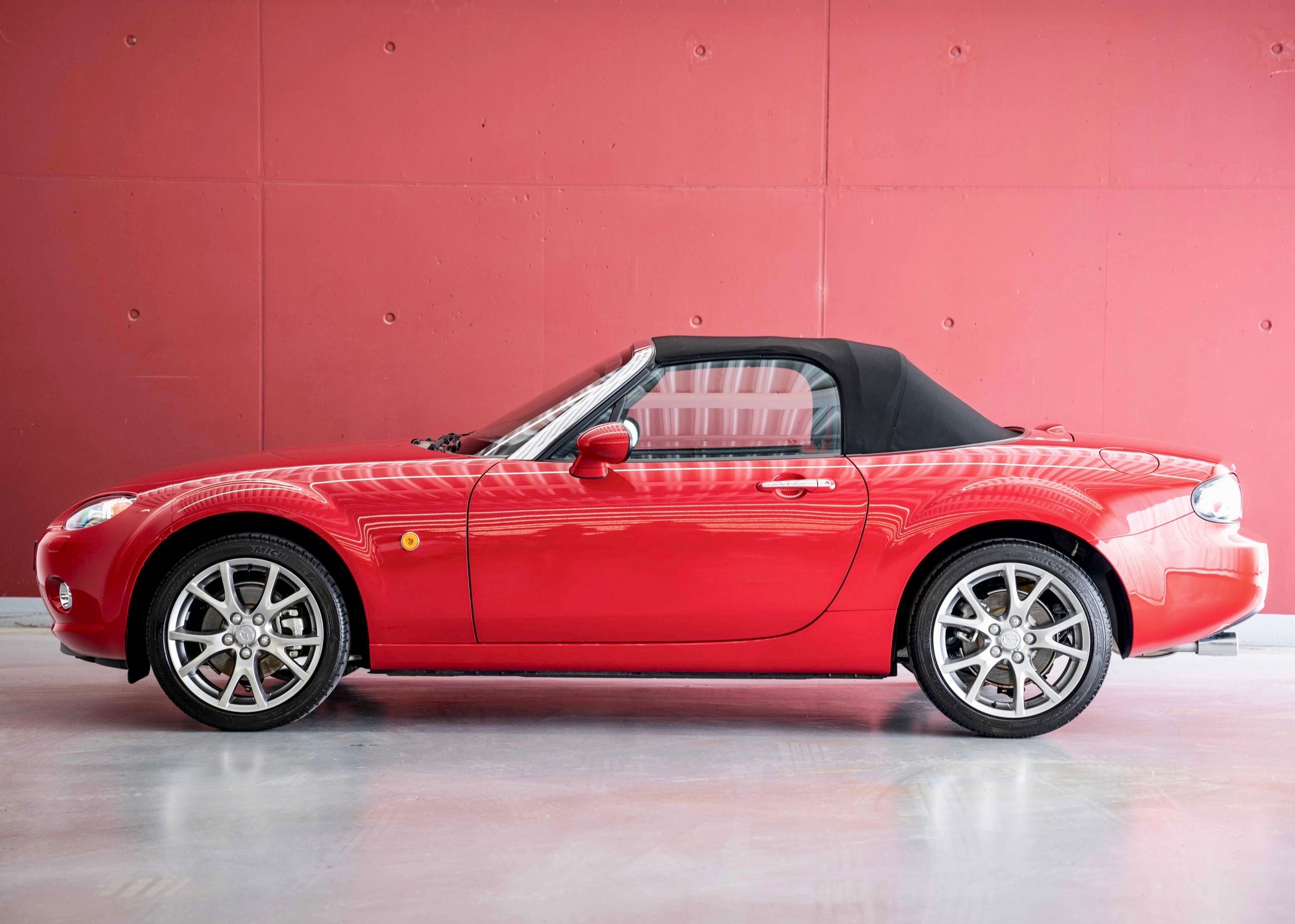 Image MAZDA MX-5 MX-5 2.0i 16V 3rd Generation (Swiss car, 1st paint, full Mazda service history, certified mileage)