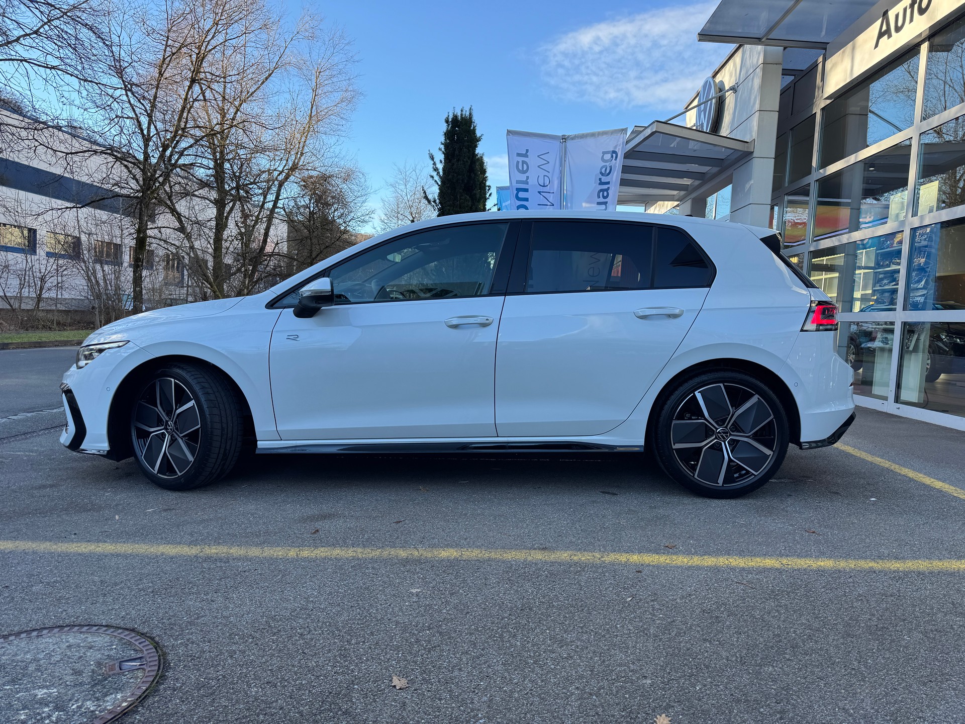 VW Golf 1.5 e TSI mHEV R-Line DSG-showroom-element-3