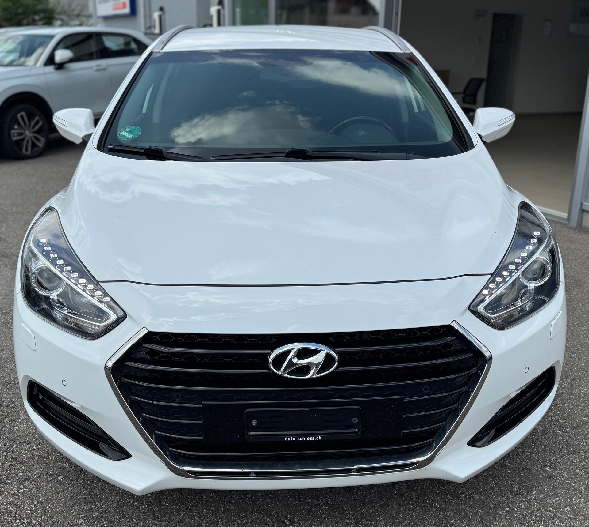 HYUNDAI i40 Wagon 1.7 CRDi 141-showroom-element-3