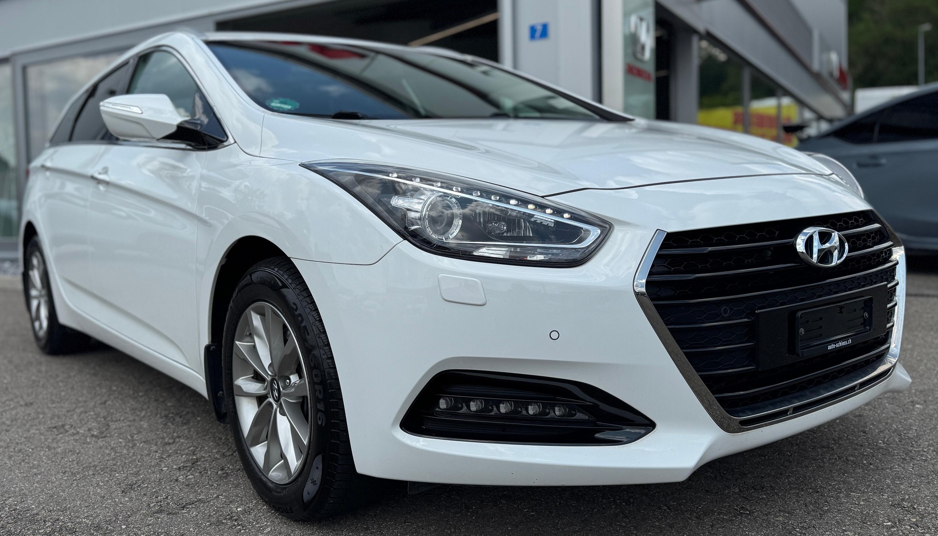 HYUNDAI i40 Wagon 1.7 CRDi 141-showroom-element-1
