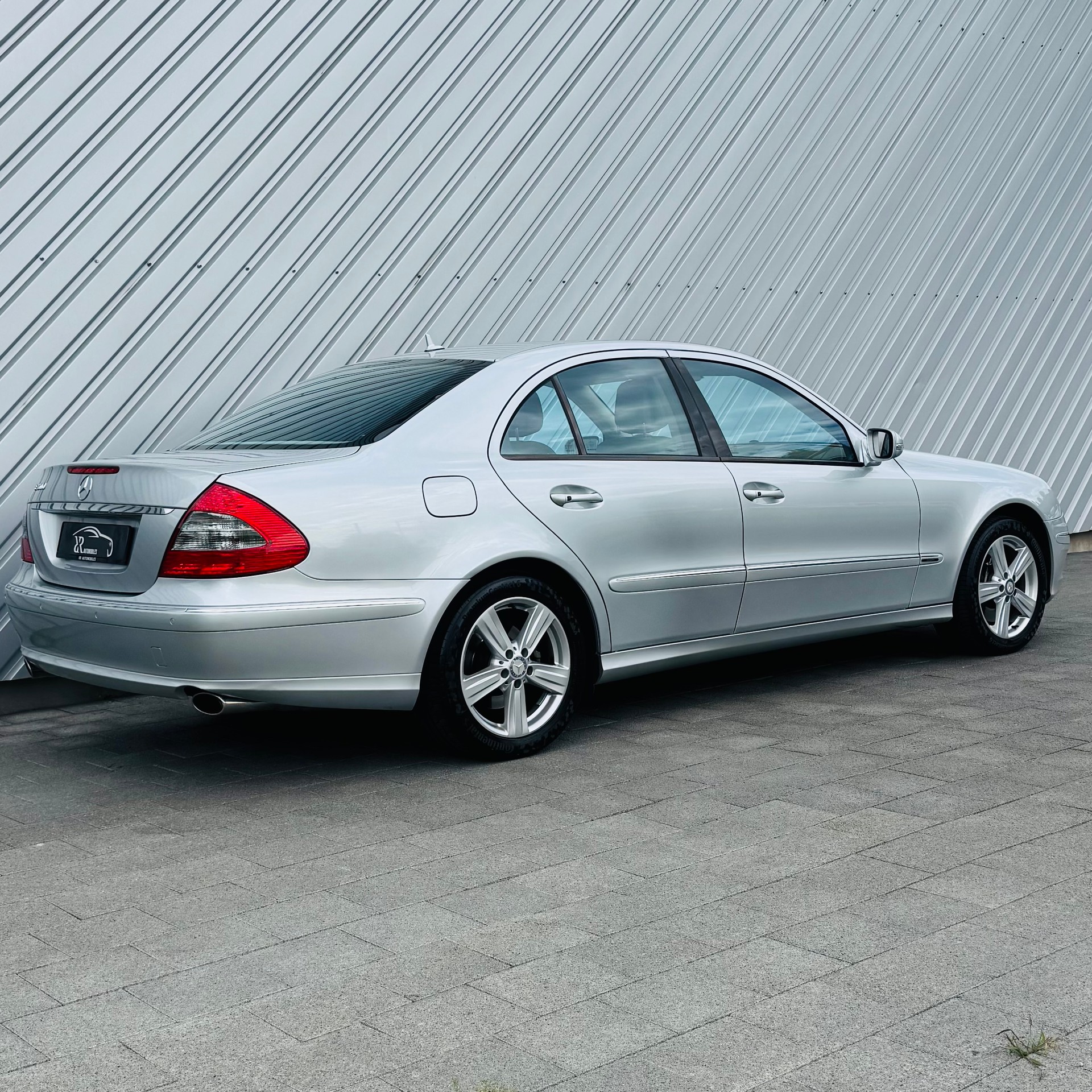 MERCEDES-BENZ E 500 Avantgarde 4Matic Automatic-showroom-element-2