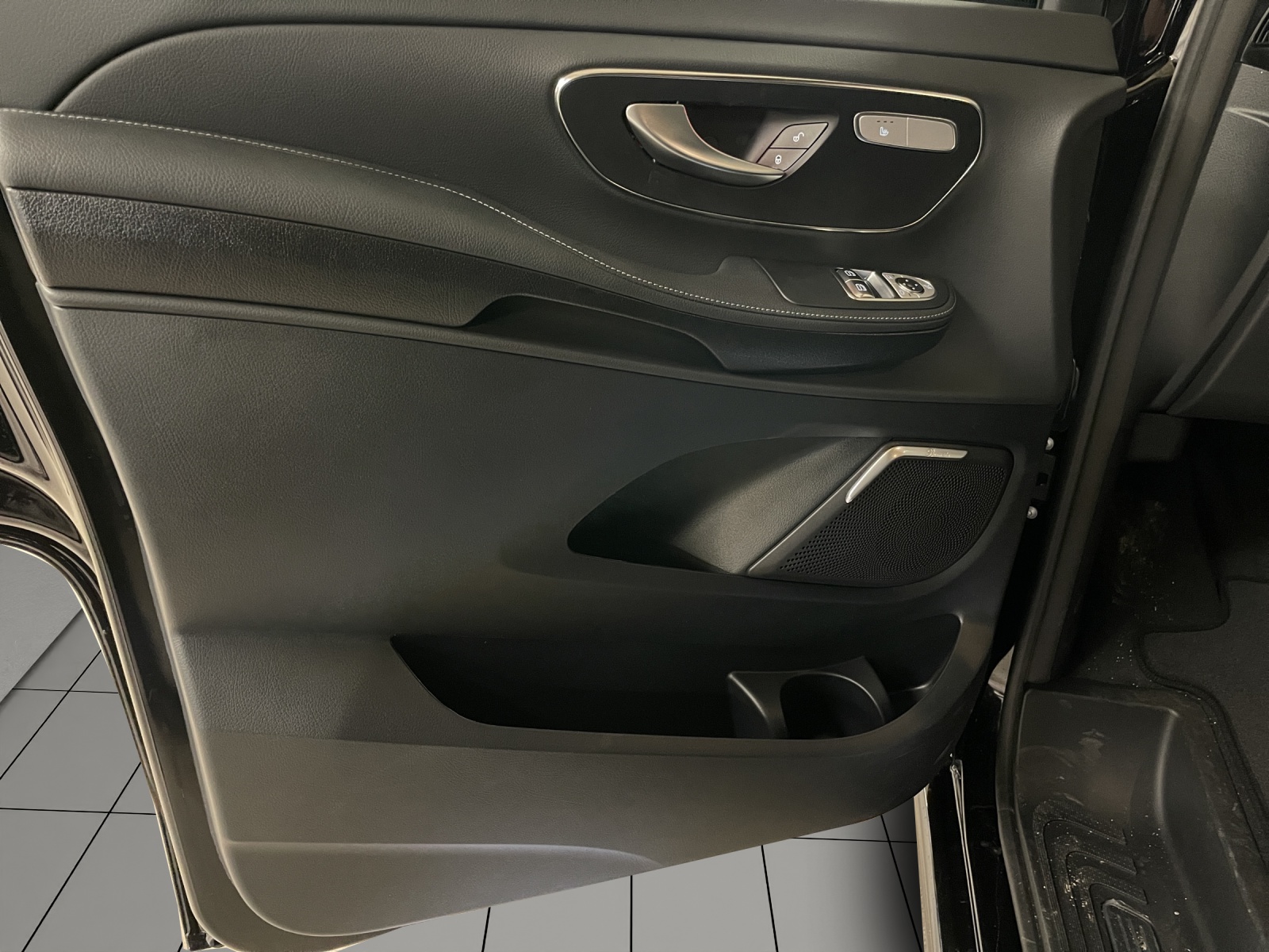 Image MERCEDES-BENZ V-250 V 250 d extralang 4Matic Avantgarde 9G-Tronic