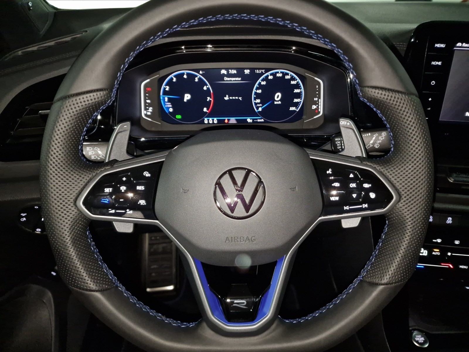 VW T-Roc T-Roc Sport 4Motion *virtuel*kamera*navi* Noir d'occasion, moteur  Essence et boite Automatique, 121.074 Km - 20.900 €