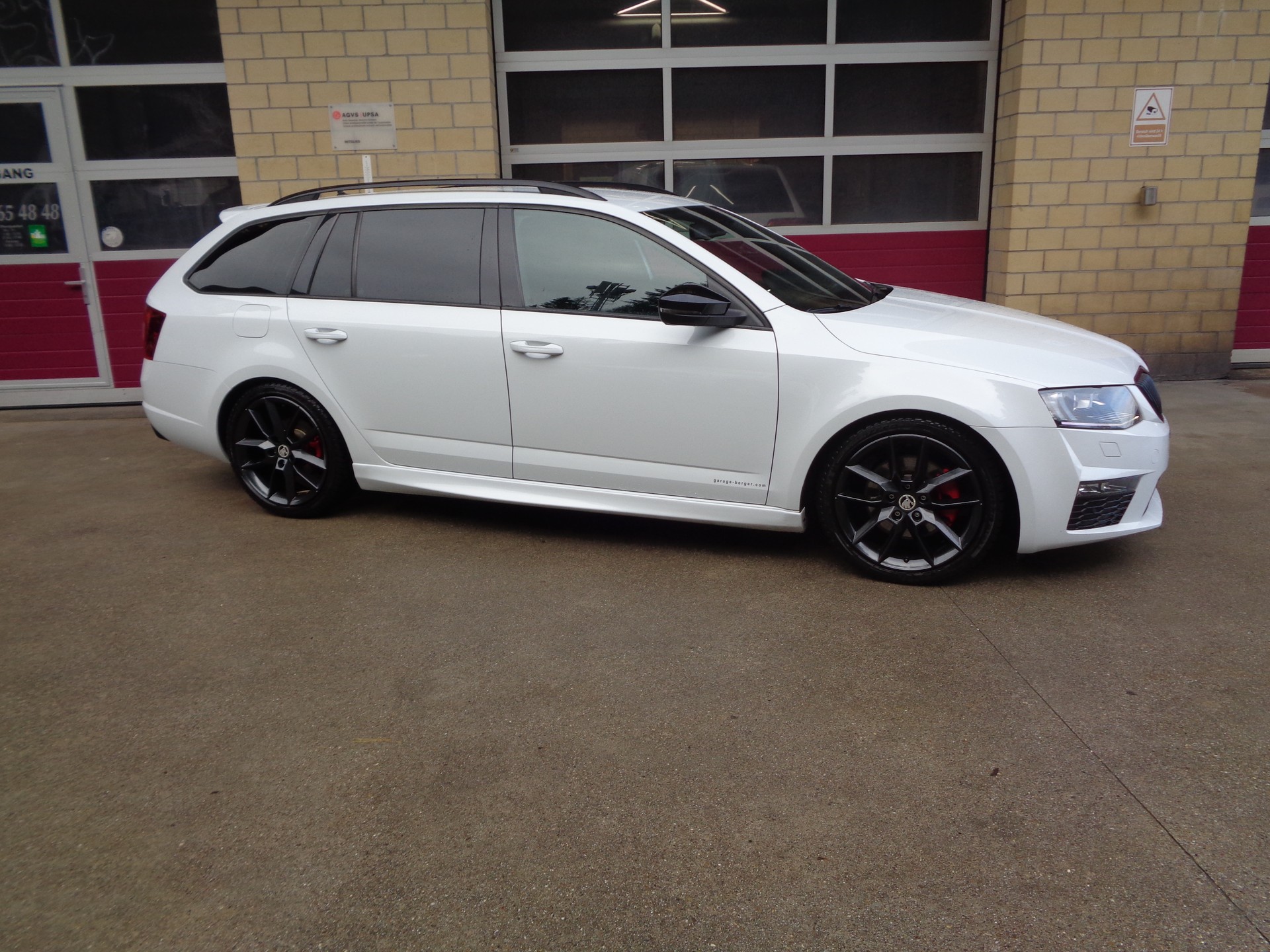 SKODA Octavia Combi 2.0 TDI RS 4x4 DSG-showroom-element-1