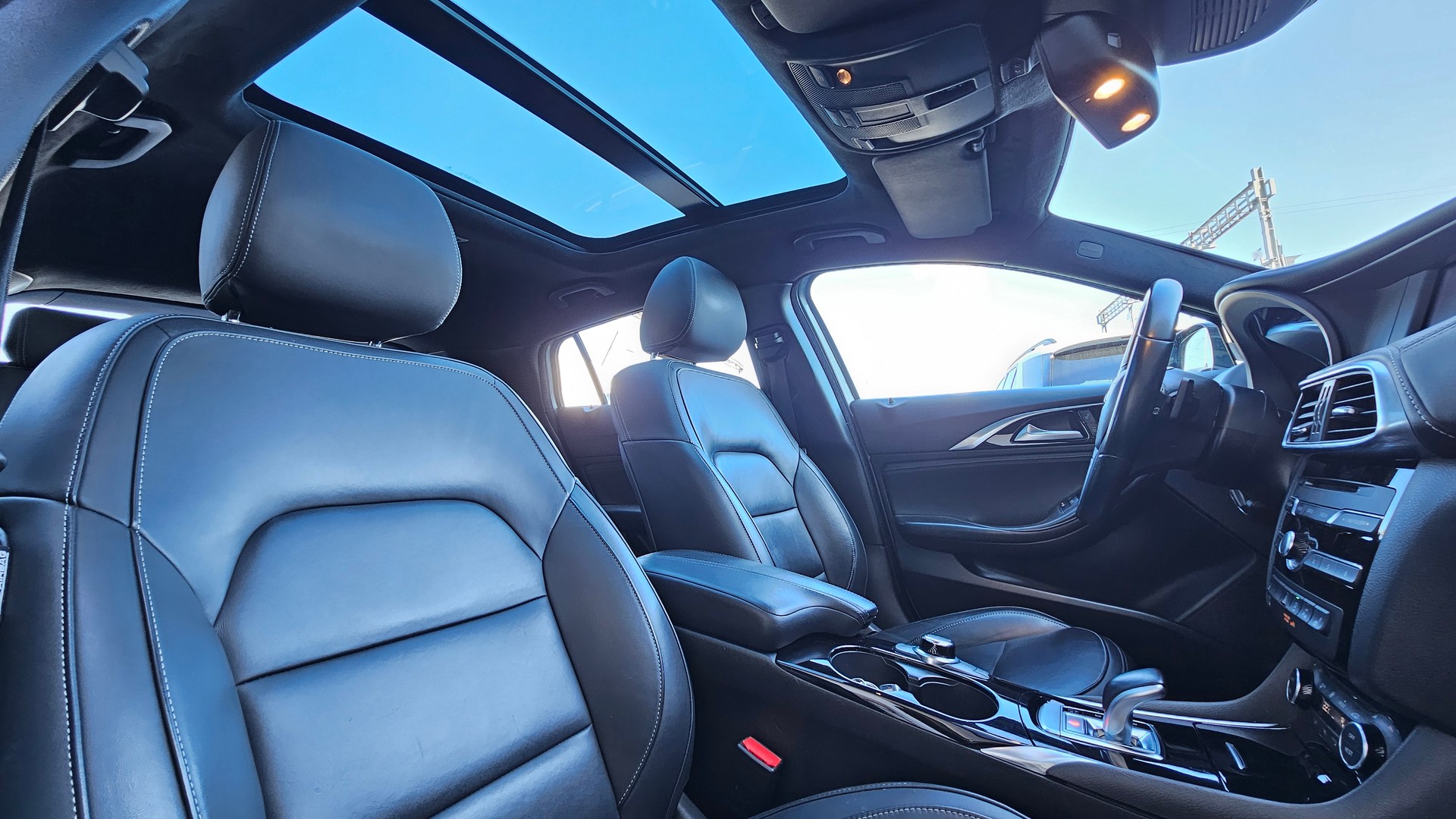 INFINITI Q30 2.2 Diesel Prem.Tech 4x4 Automat-image-8