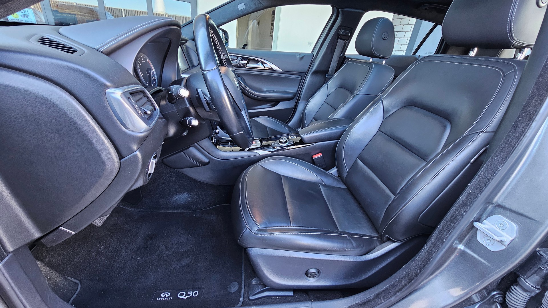 INFINITI Q30 2.2 Diesel Prem.Tech 4x4 Automat-image-6