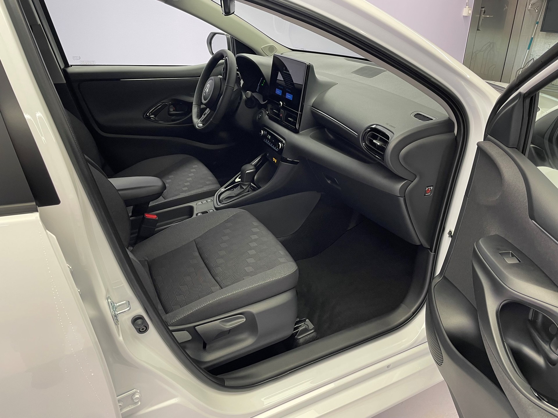 TOYOTA Yaris Hybrid 1.5 Trend-image-7