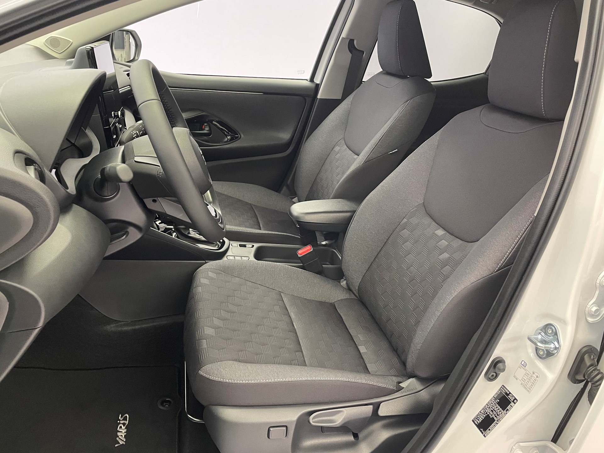 TOYOTA Yaris Hybrid 1.5 Trend-image-8