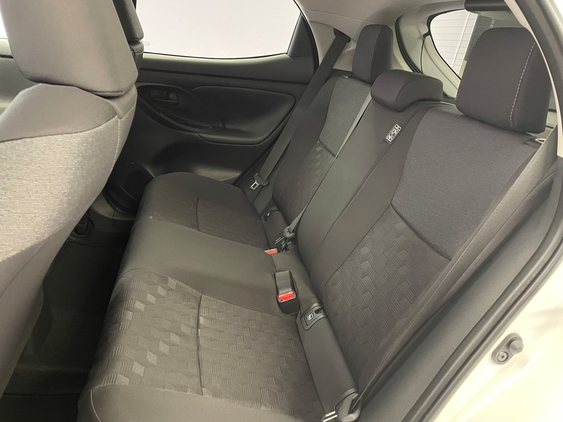 TOYOTA Yaris Hybrid 1.5 Trend-image-9