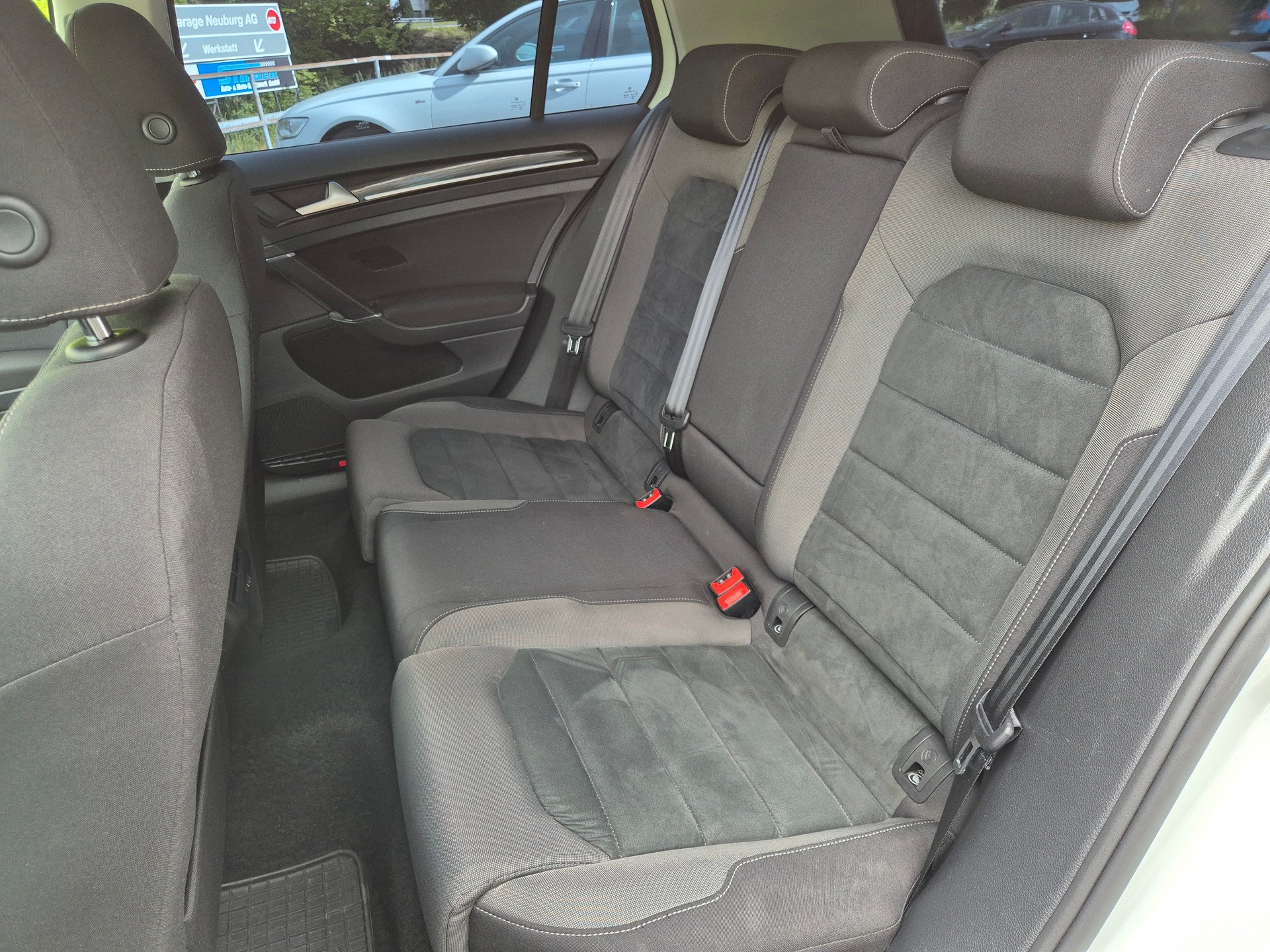 VW Golf 1.5 TSI EVO Highline-image-12