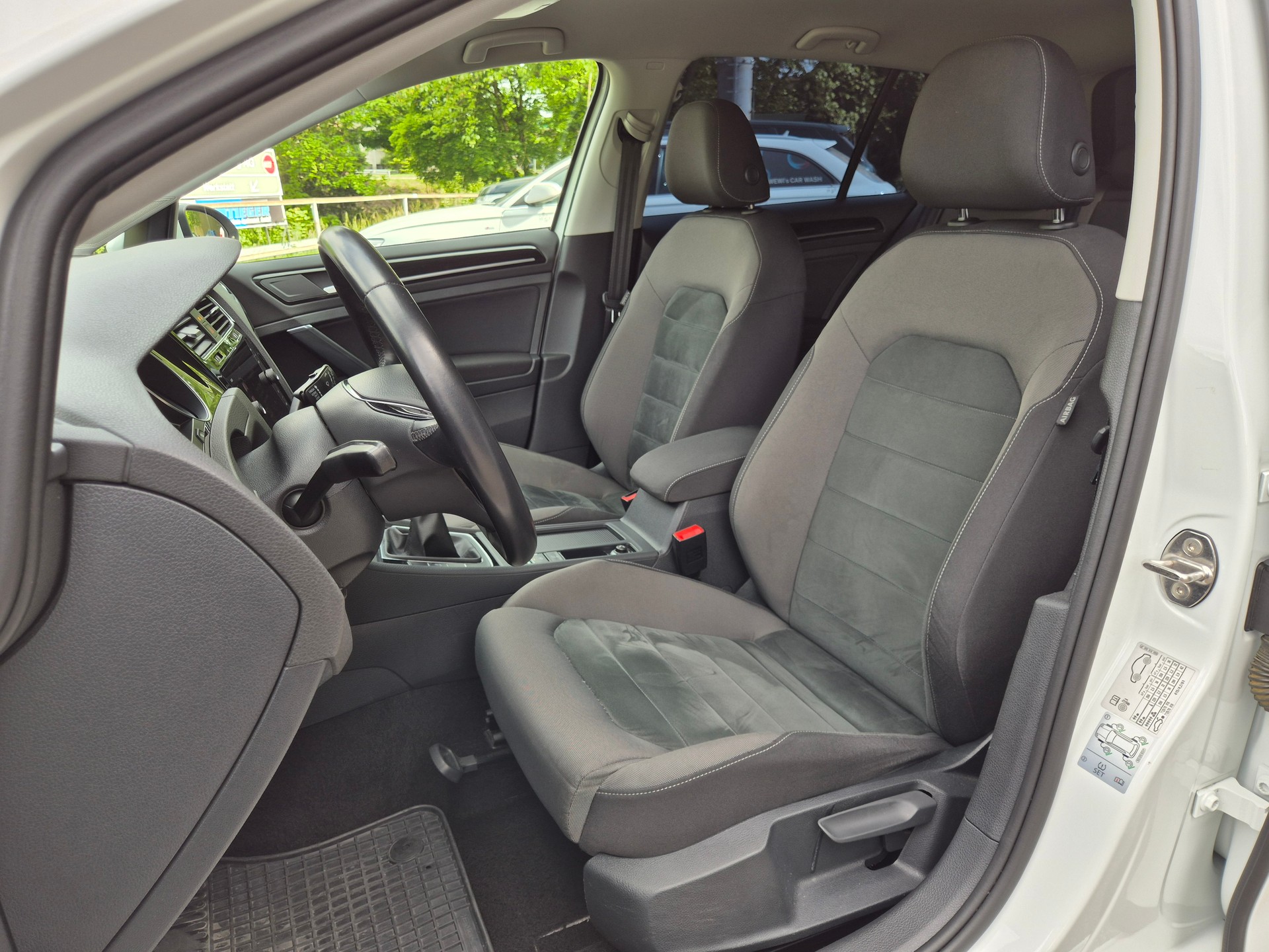 VW Golf 1.5 TSI EVO Highline-image-9