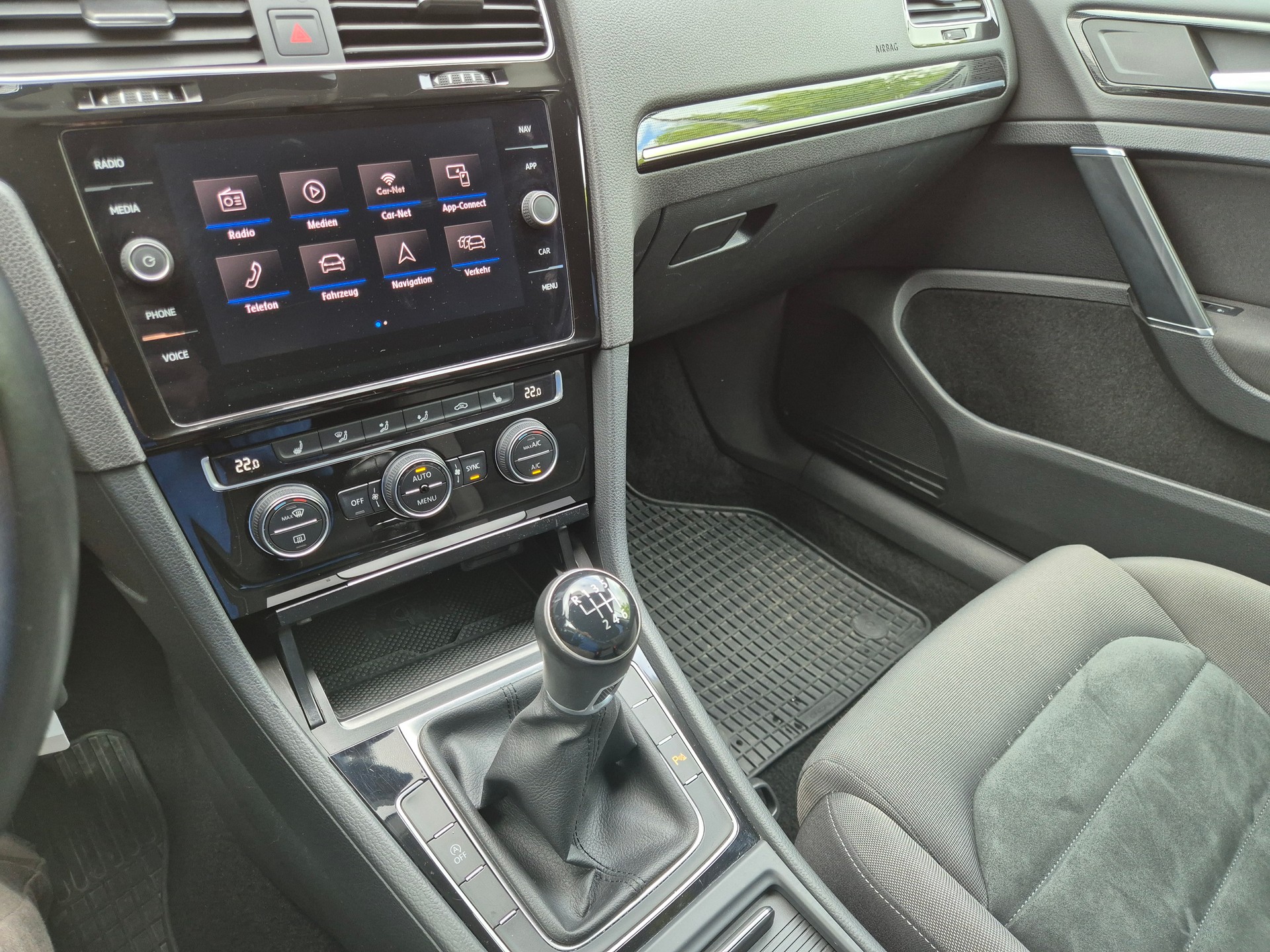 VW Golf 1.5 TSI EVO Highline-image-15