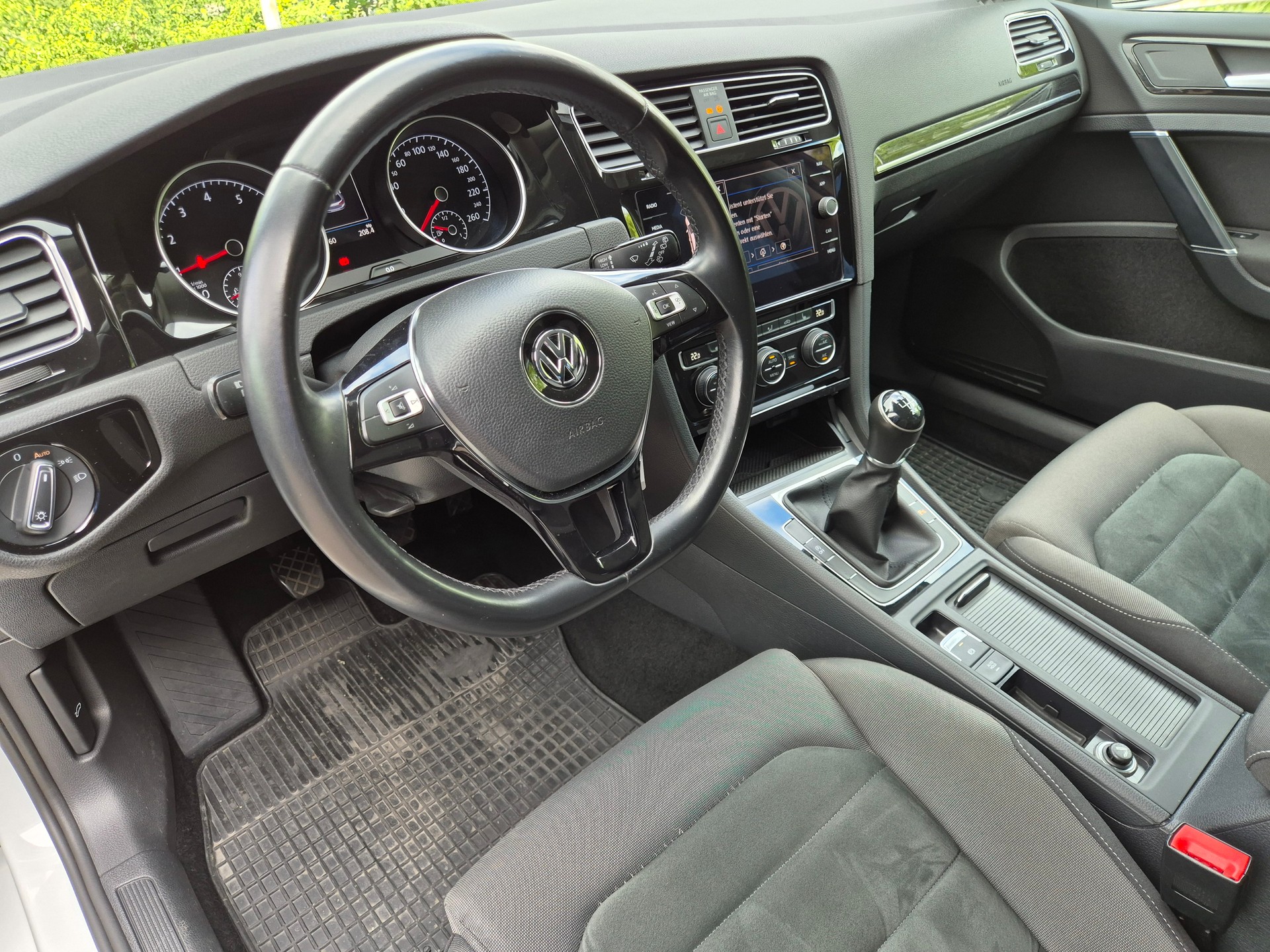 VW Golf 1.5 TSI EVO Highline-image-10