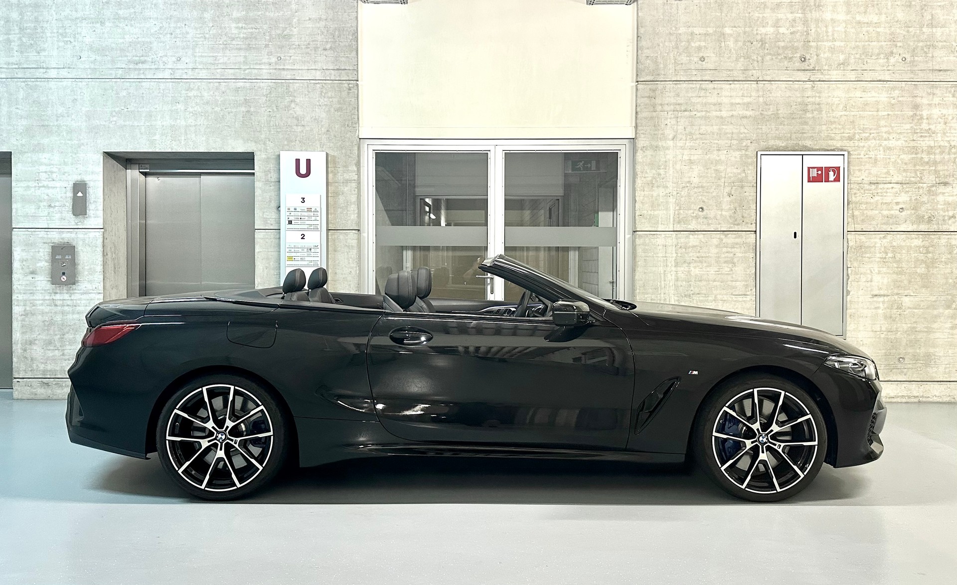 BMW 840i xDrive M Sport Steptronic-image-5
