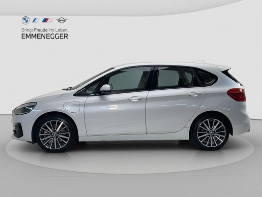 BMW 225xe ActiveTourer Luxury-showroom-element-1