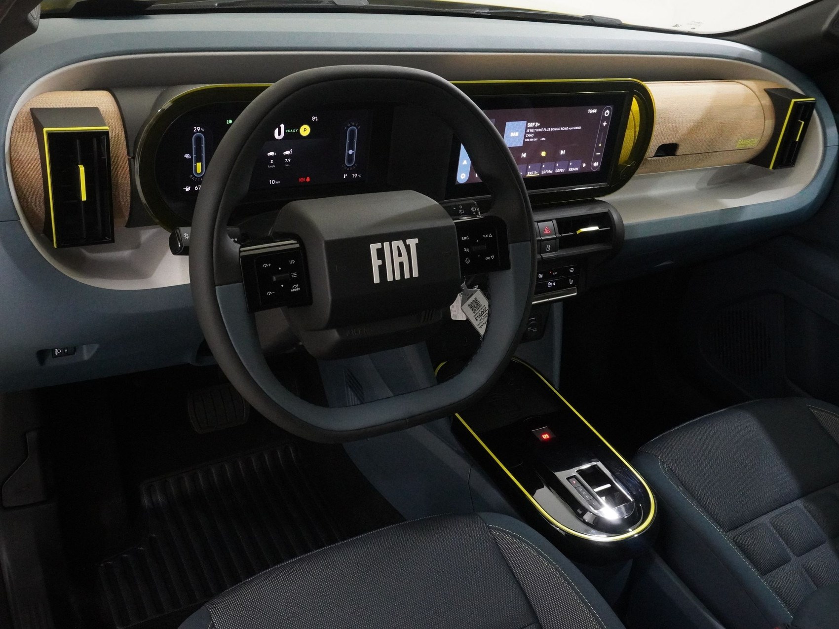 FIAT GRANDE PANDA Elettrica La Prima-showroom-element-2
