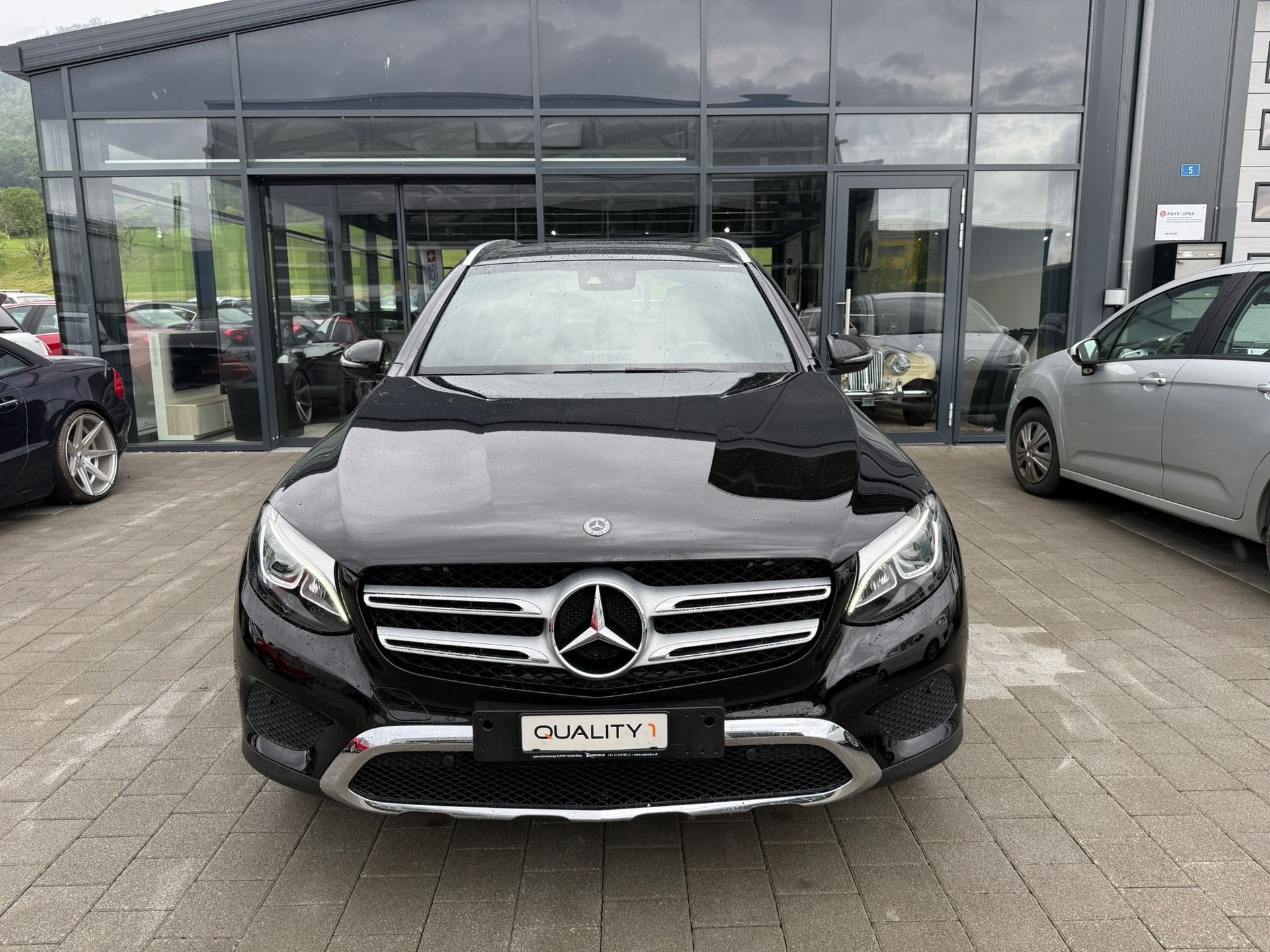 MERCEDES-BENZ GLC 250 Exclusive 4Matic 9G-Tronic-showroom-element-2