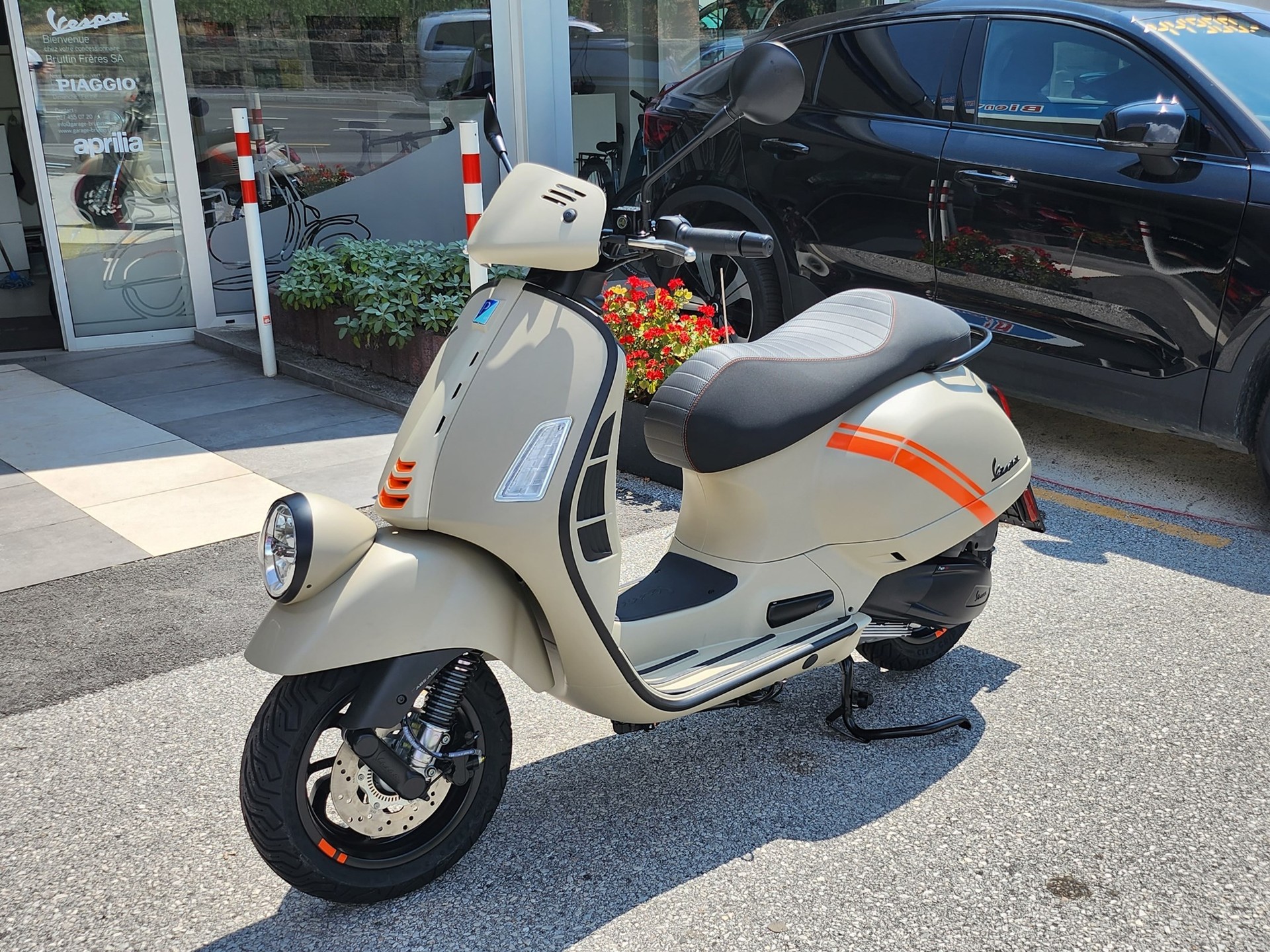 PIAGGIO Vespa GTV 300-showroom-element-2
