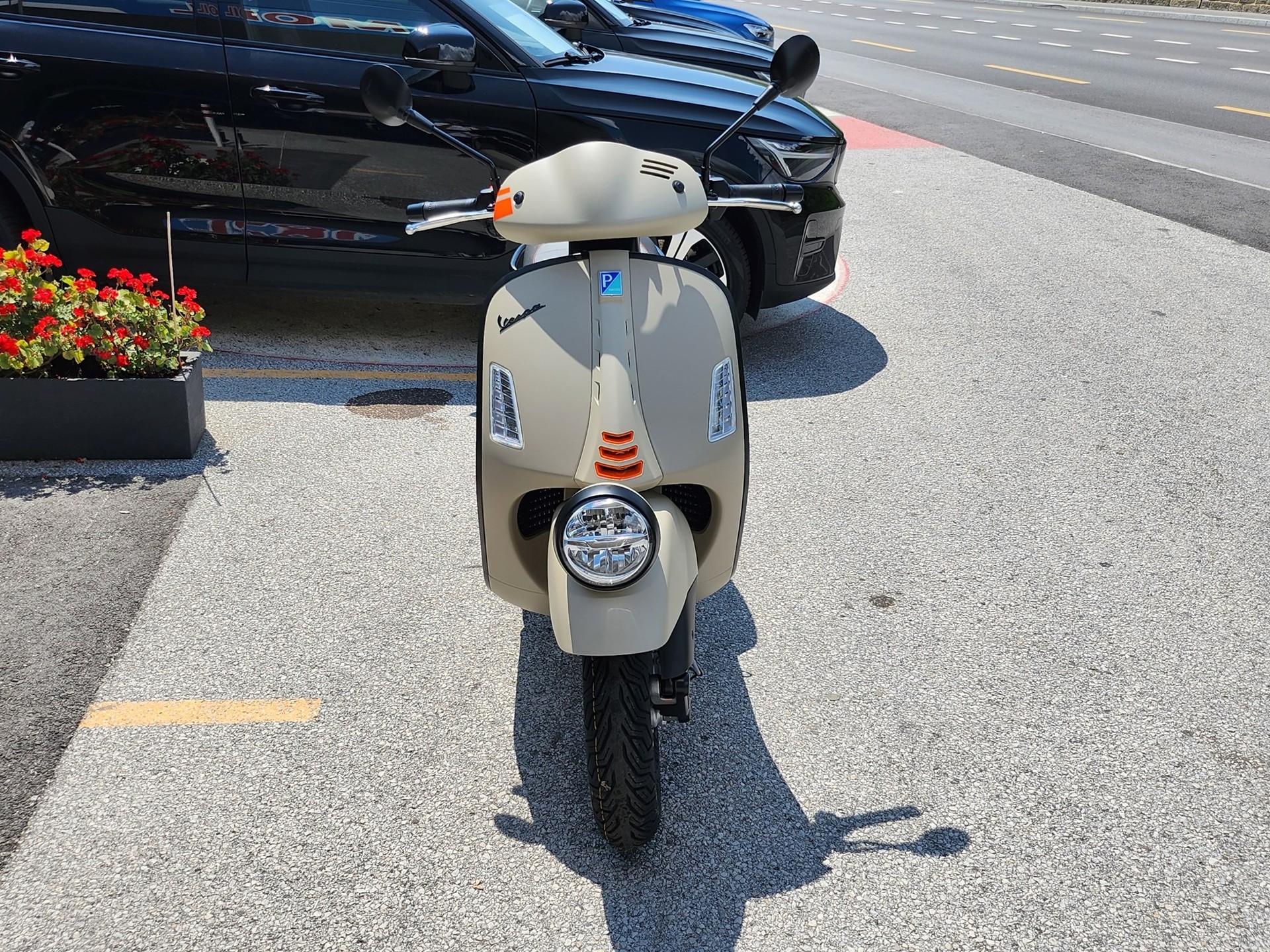 PIAGGIO Vespa GTV 300-showroom-element-3