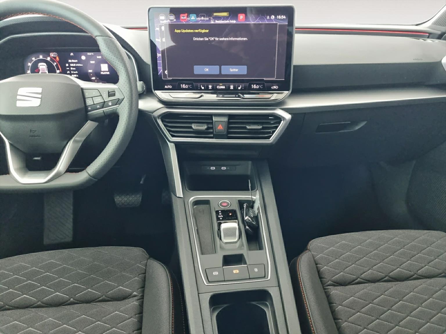 SEAT LEON 1.5 eTSI DSG FR Pano-image-5