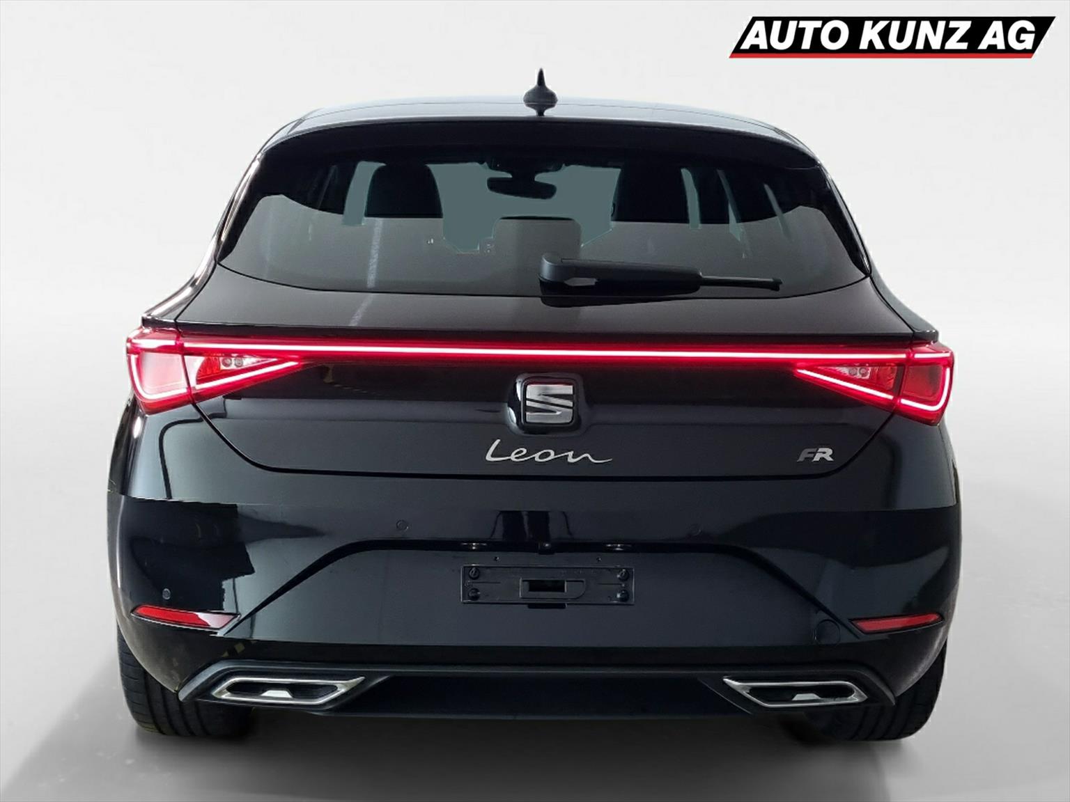 SEAT LEON 1.5 eTSI DSG FR Pano-showroom-element-3
