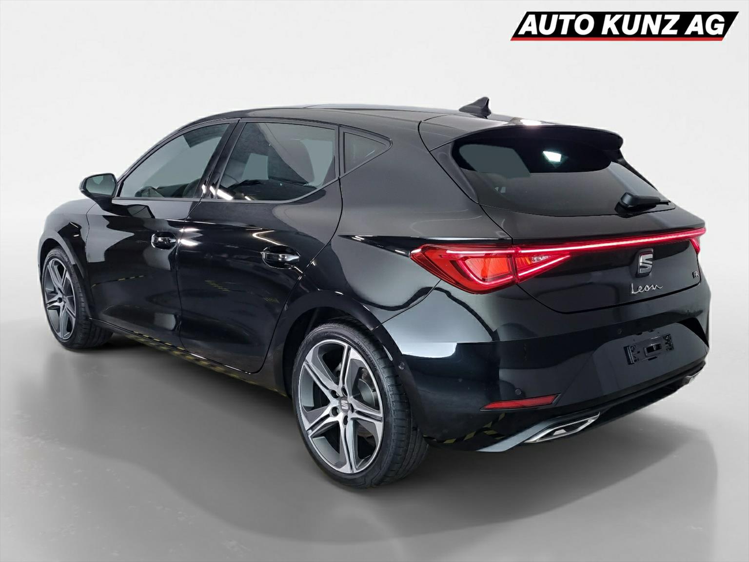 SEAT LEON 1.5 eTSI DSG FR Pano-showroom-element-1