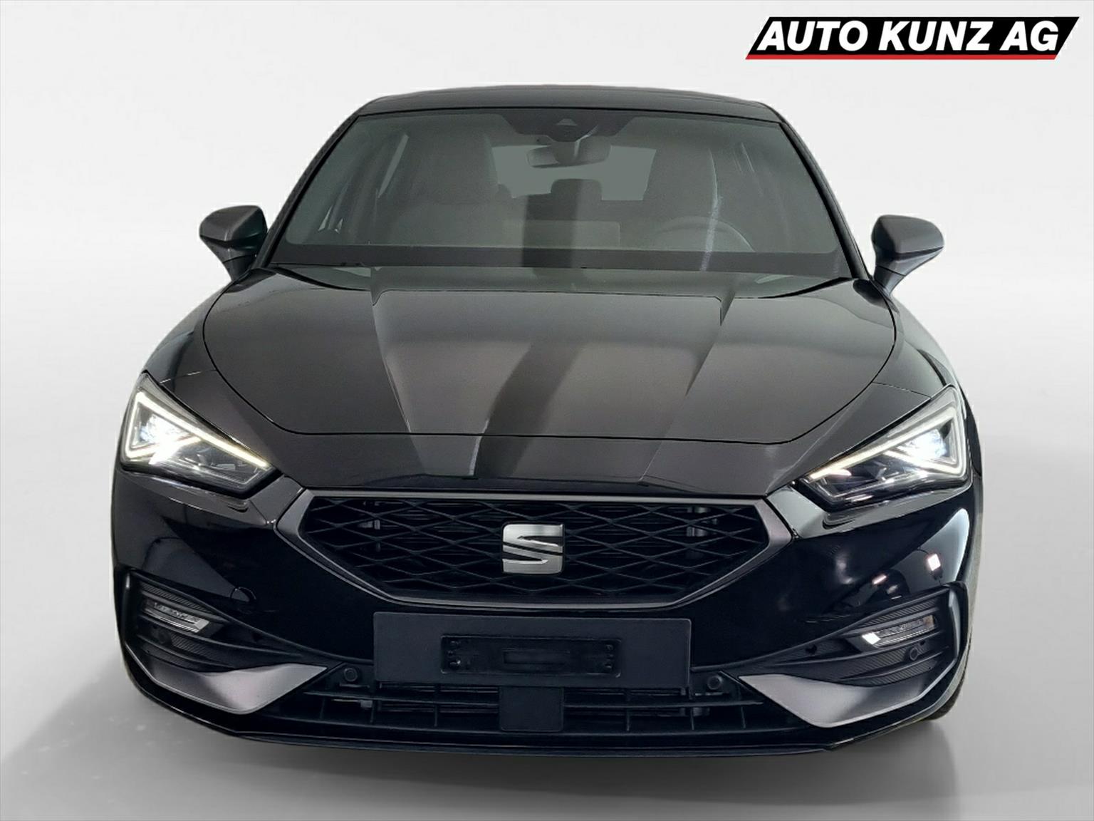 SEAT LEON 1.5 eTSI DSG FR Pano-showroom-element-2