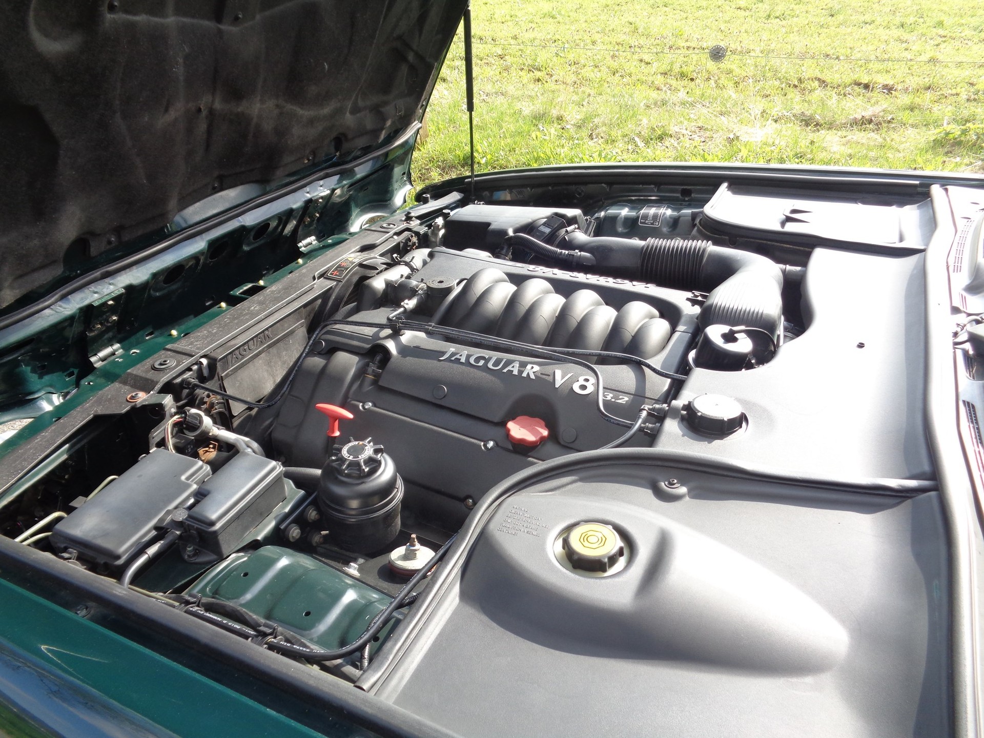 JAGUAR XJ 3.2 V8-image-12
