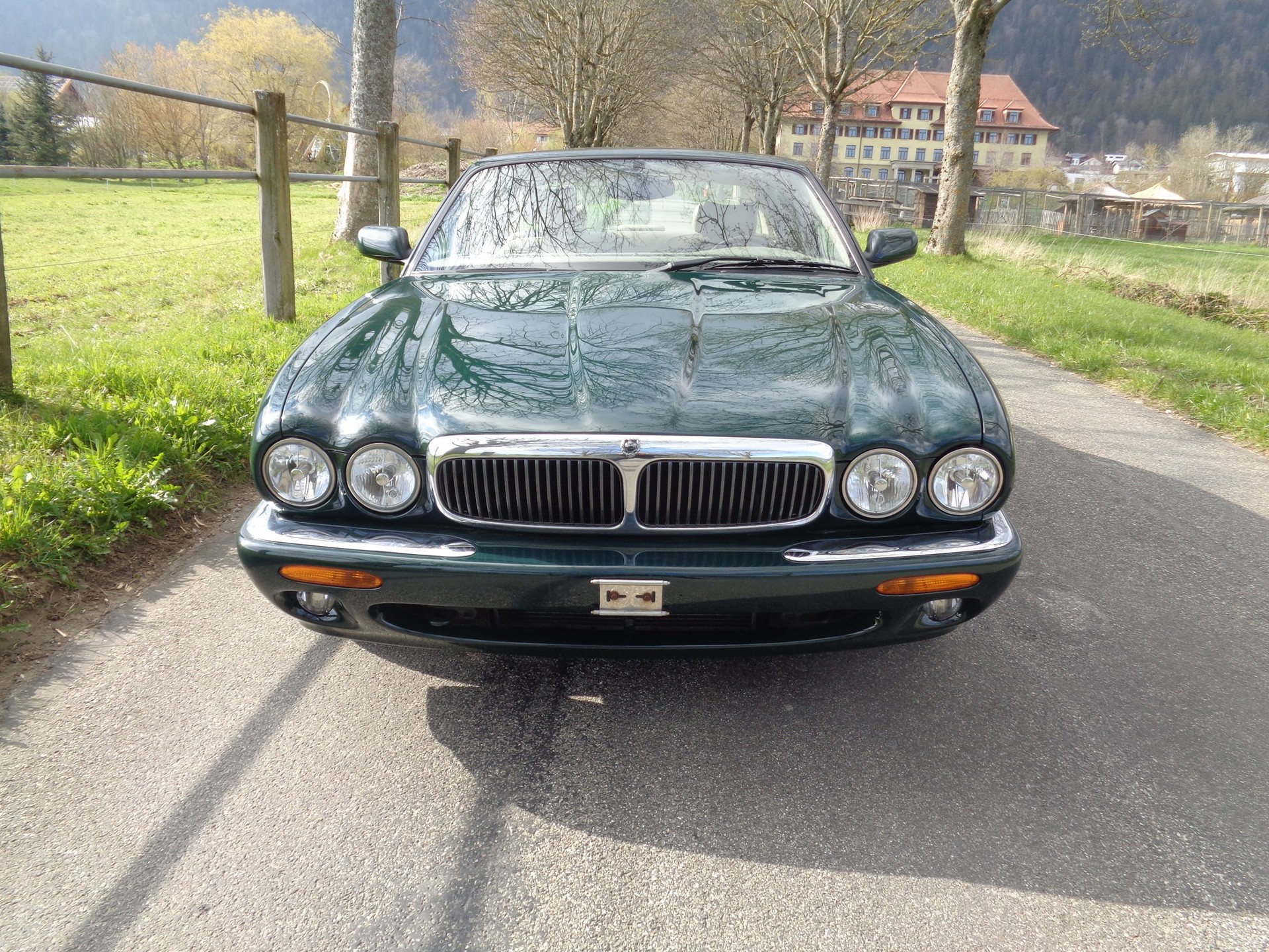 JAGUAR XJ 3.2 V8-image-2