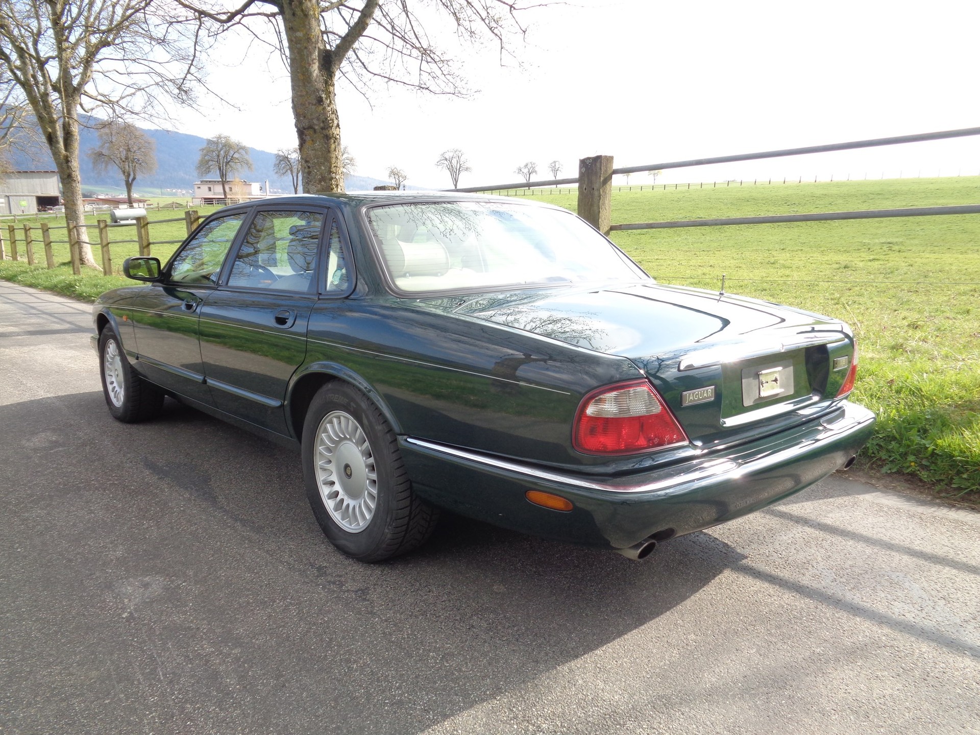 JAGUAR XJ 3.2 V8-image-5