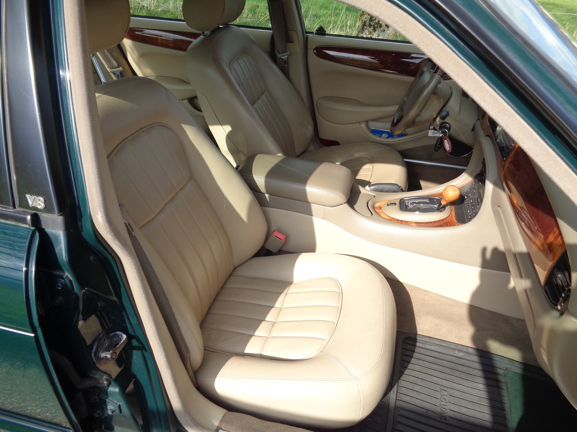 JAGUAR XJ 3.2 V8-image-8