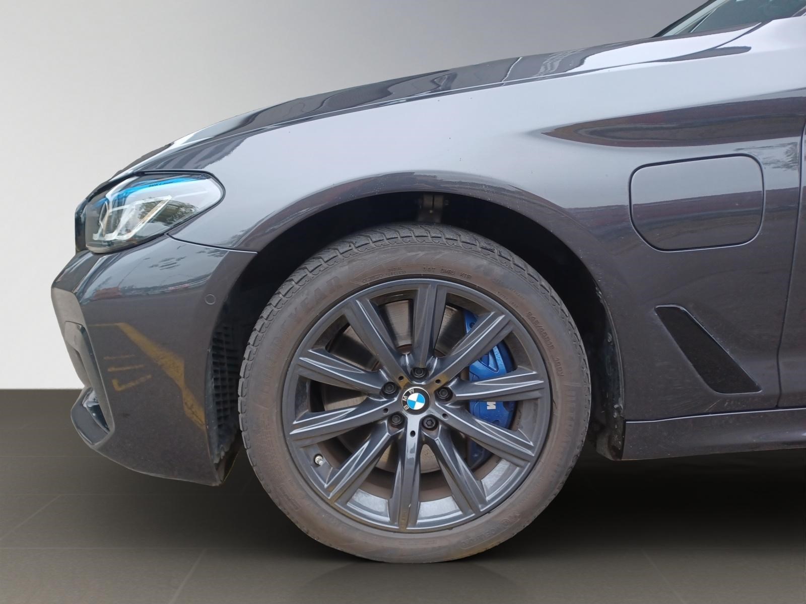 BMW 545e xDrive SAG-showroom-element-2