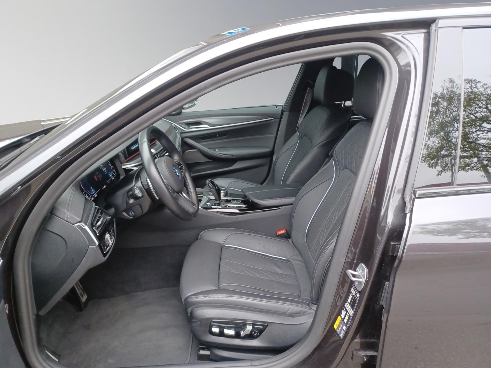 BMW 545e xDrive SAG-showroom-element-3